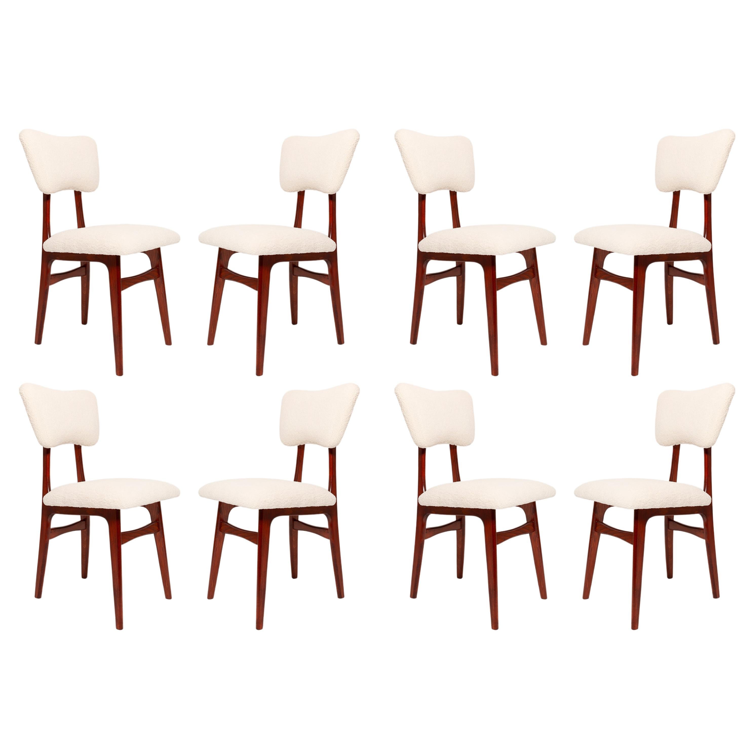 Ensemble de huit chaises papillons en bouclette crème claire du 20ème siècle, Europe, années 1960
