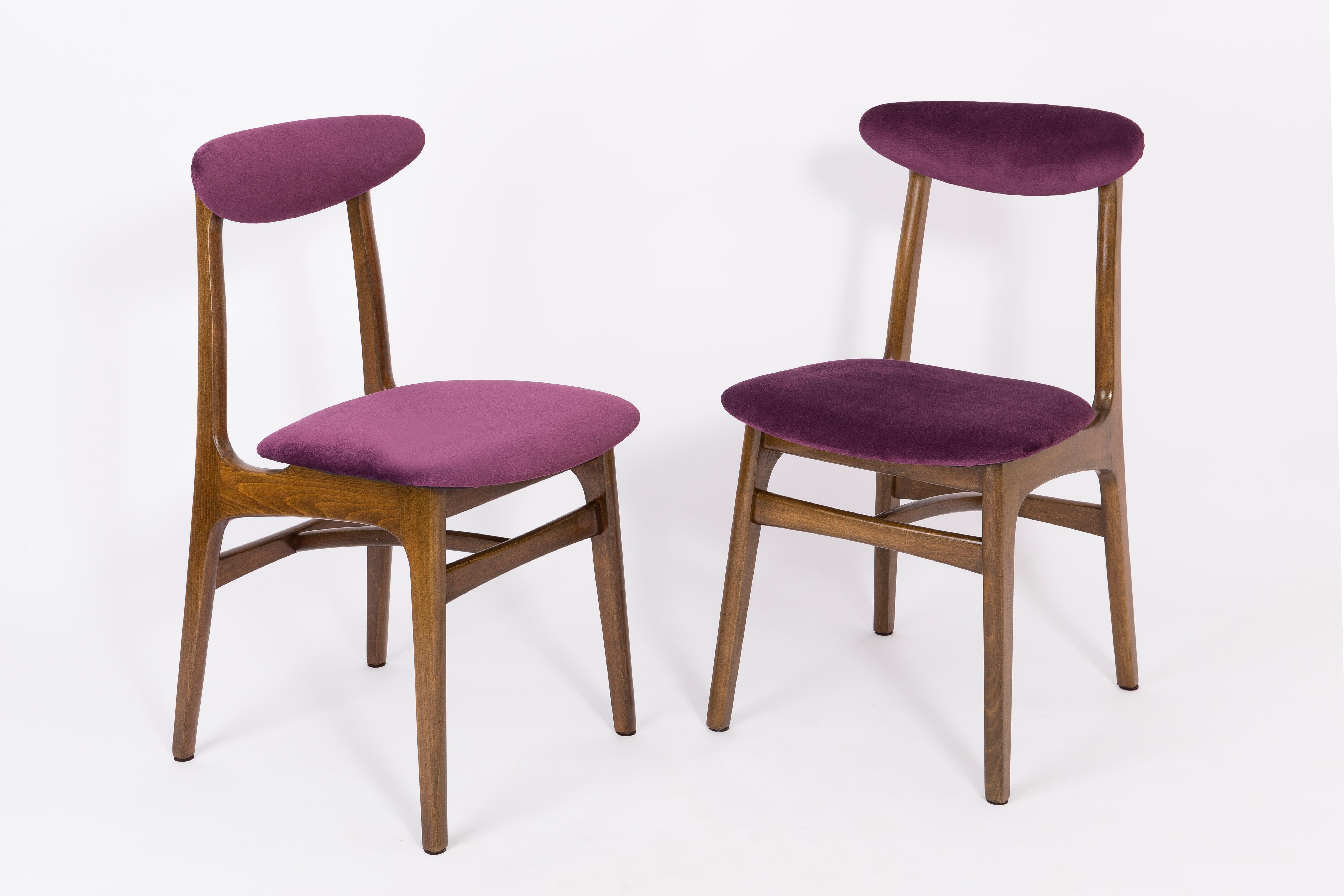 Polish Set of Eight 20th Century Plum Velvet Rajmund Halas Chairs, 1960s For Sale