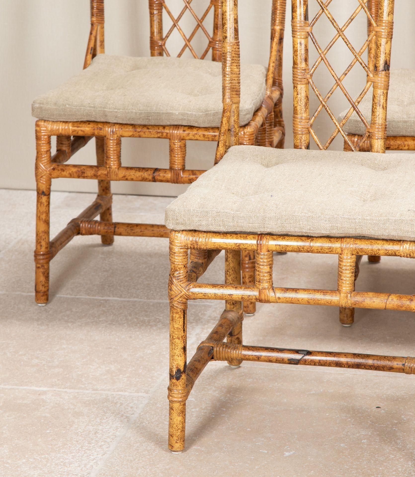 Lin Ensemble de huit chaises de salle à manger en bambou espagnol du 20e siècle en vente