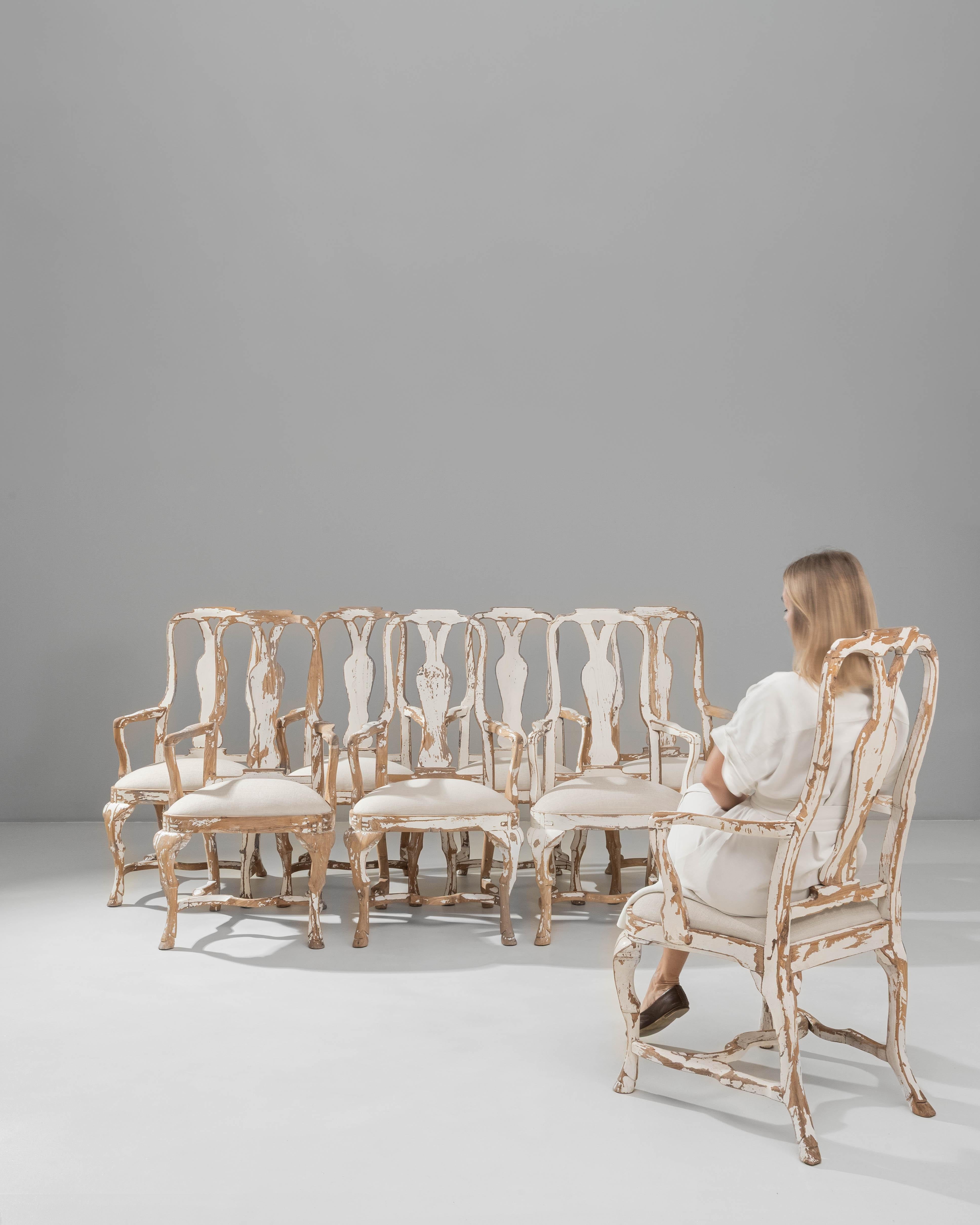 Set di otto sedie da pranzo rococò svedesi del XX secolo in legno patinato in vendita 8