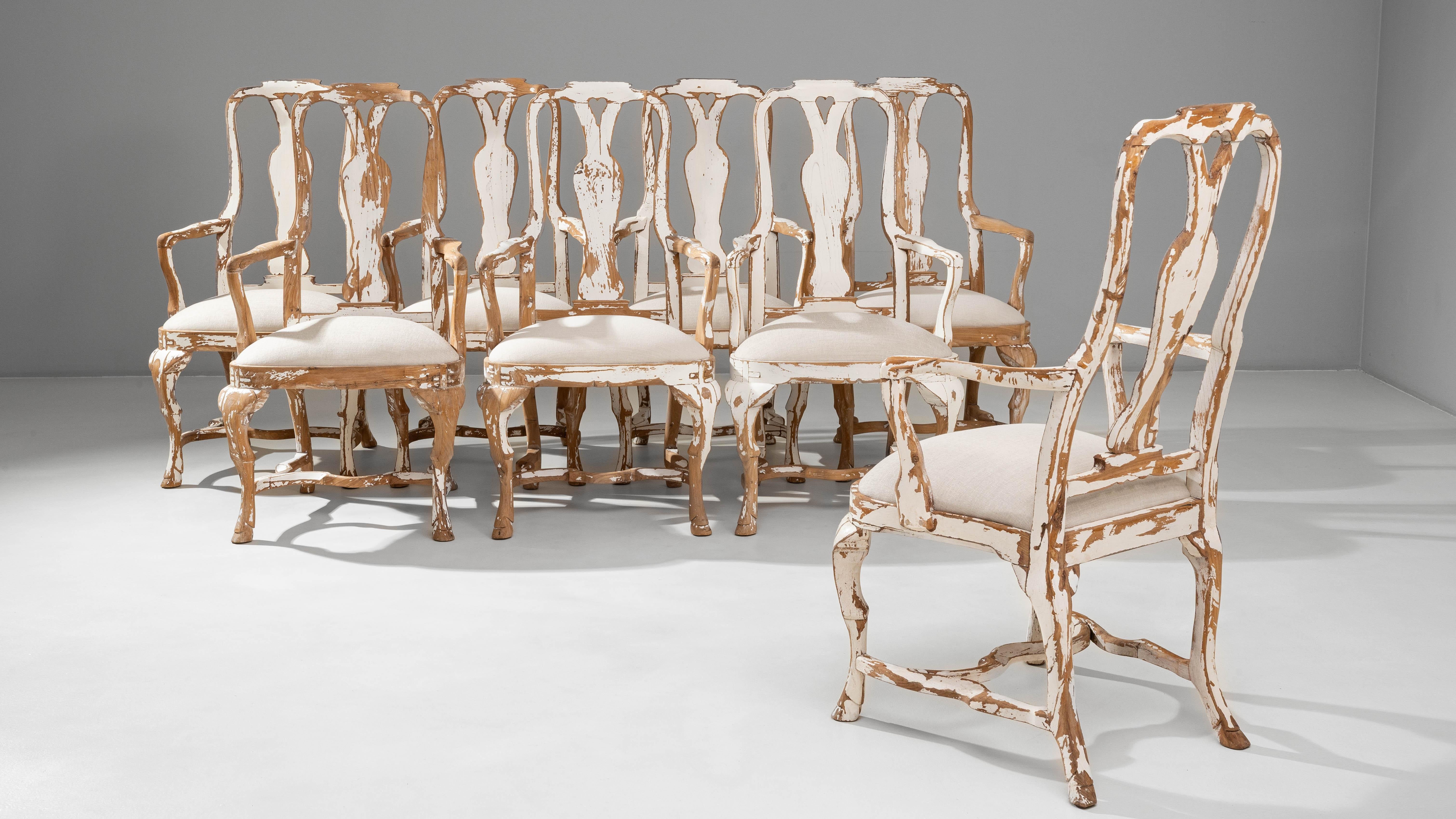 Set di otto sedie da pranzo rococò svedesi del XX secolo in legno patinato in vendita 11