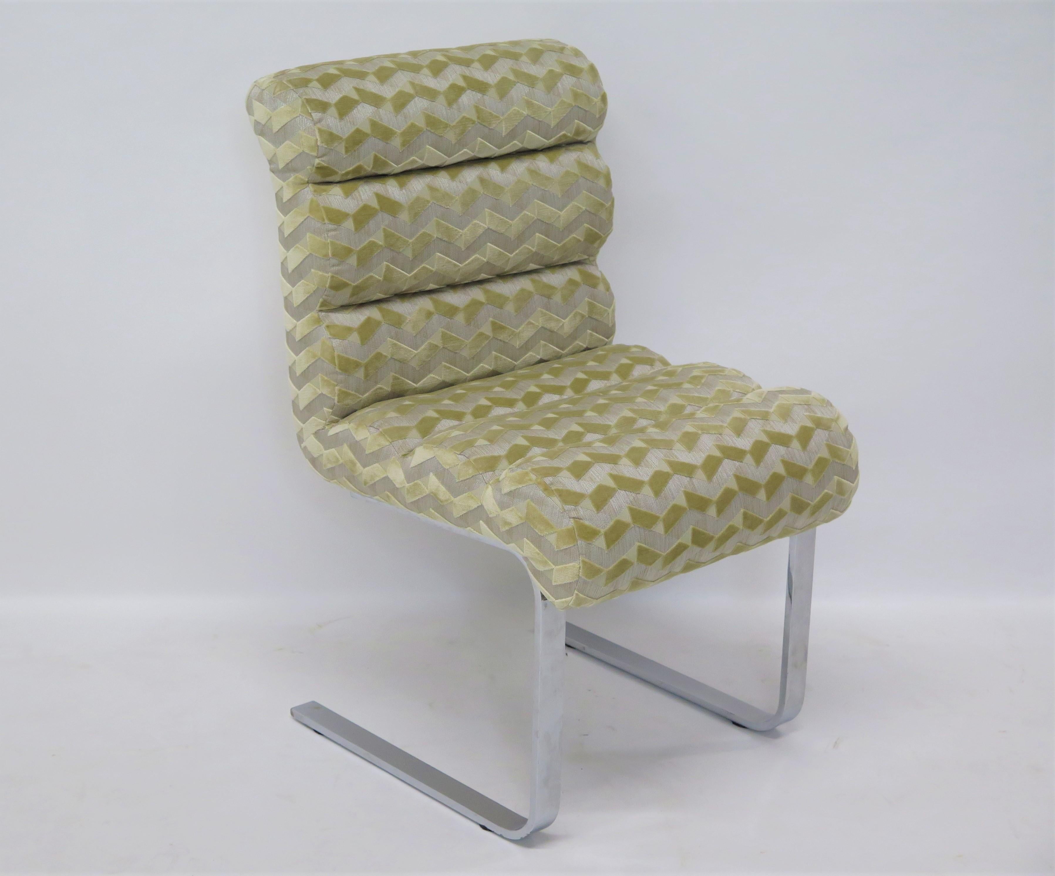 Tissu d'ameublement Ensemble de huit (8) chaises de salle à manger Lugano de Frank Mariani pour The Pace Collection en vente