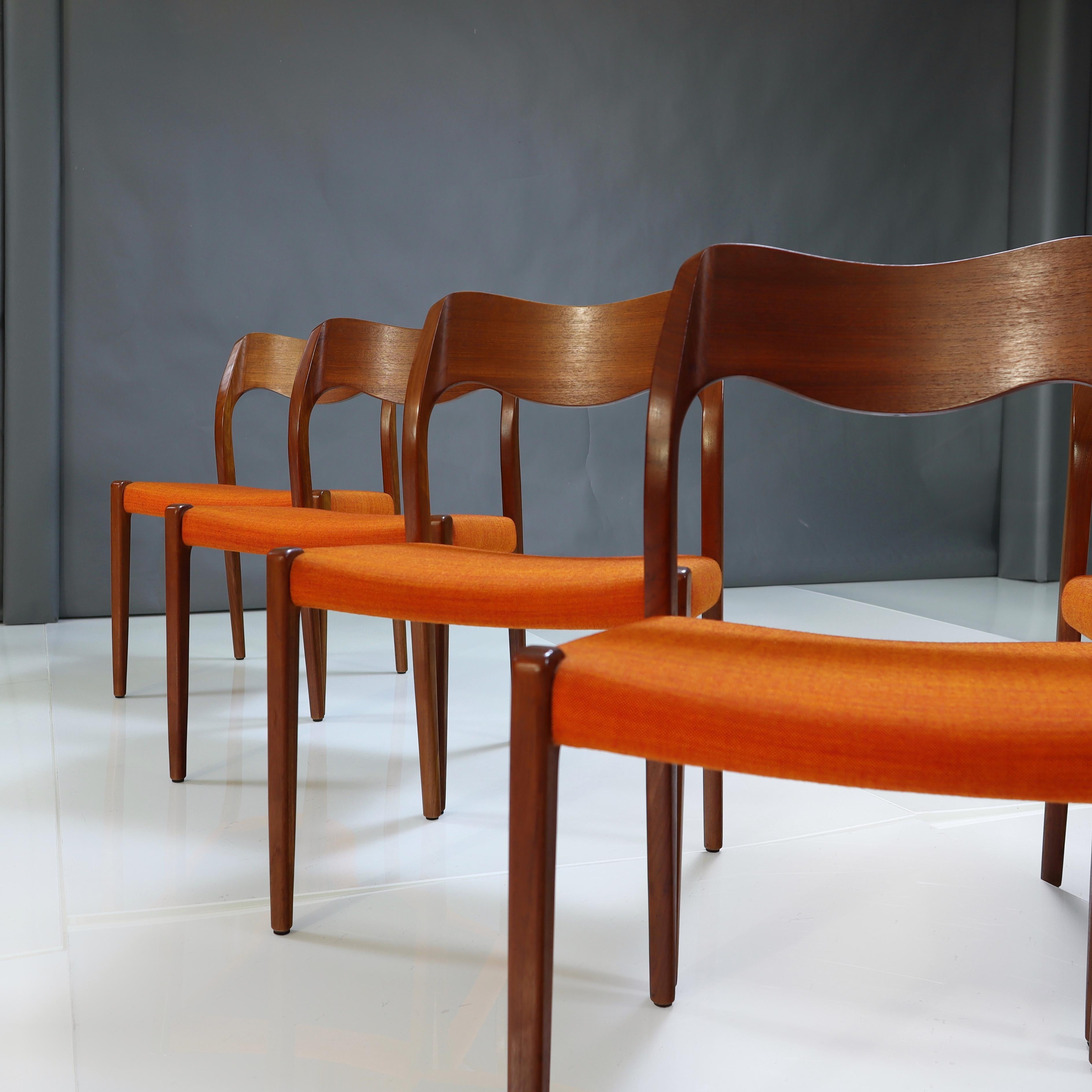 Set of Eight (8) Vintage Danish Niels Møller Dining Chairs Model 71 in Teak In Good Condition In Ava, MO