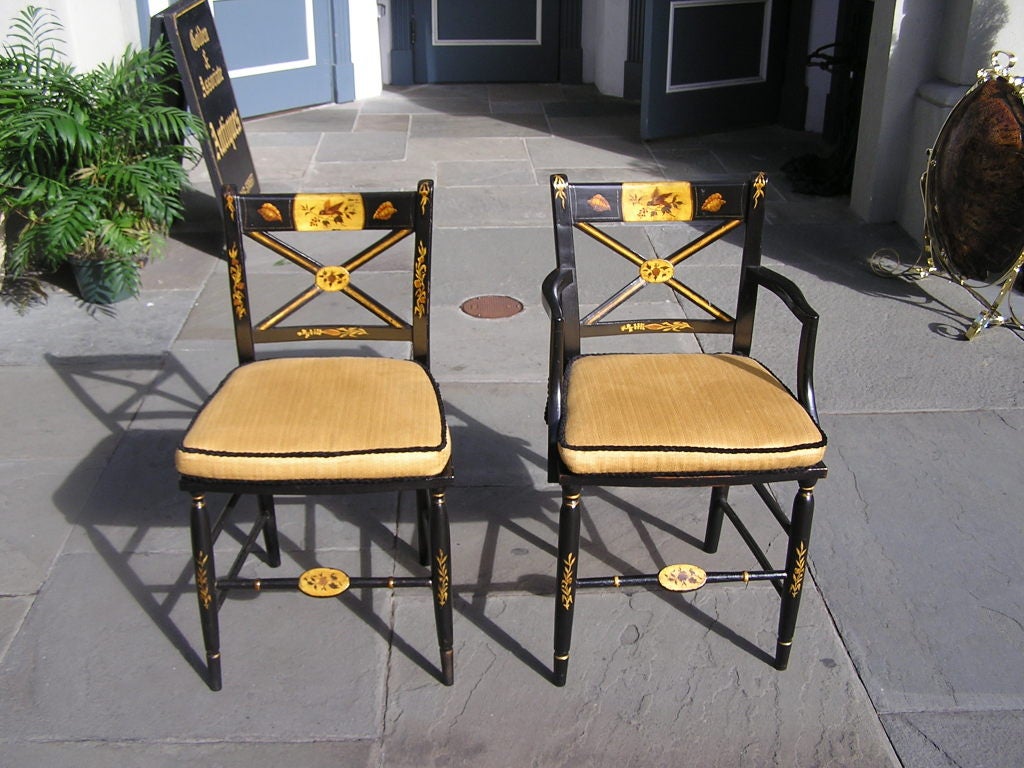 Américain Ensemble de huit chaises américaines de style fantaisie laquées noires et dorées de Baltimore, vers 1810 en vente