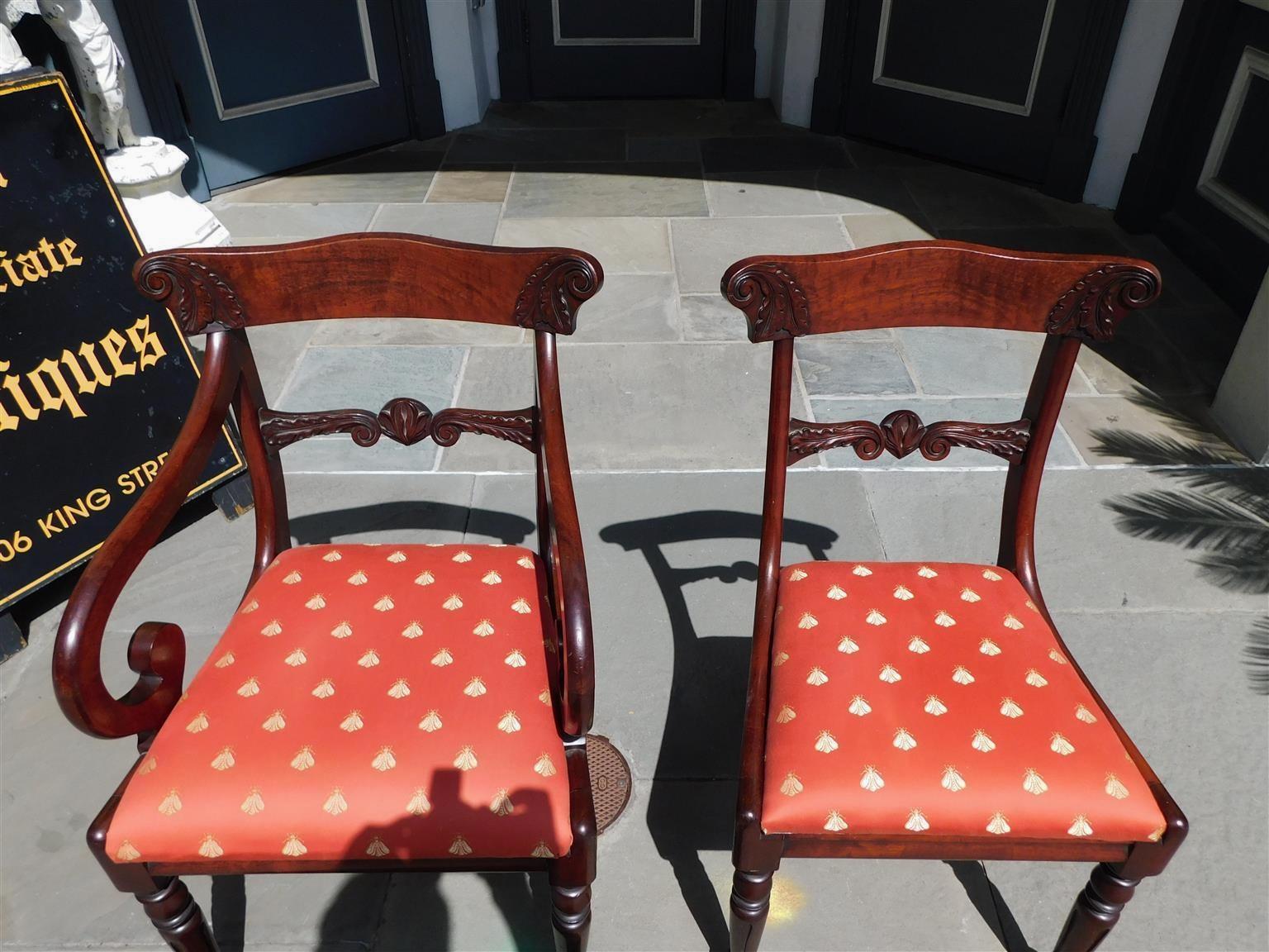 Set of Eight American Federal Mahogany Acanthus Carved Dining Chairs Circa 1820 In Excellent Condition In Hollywood, SC