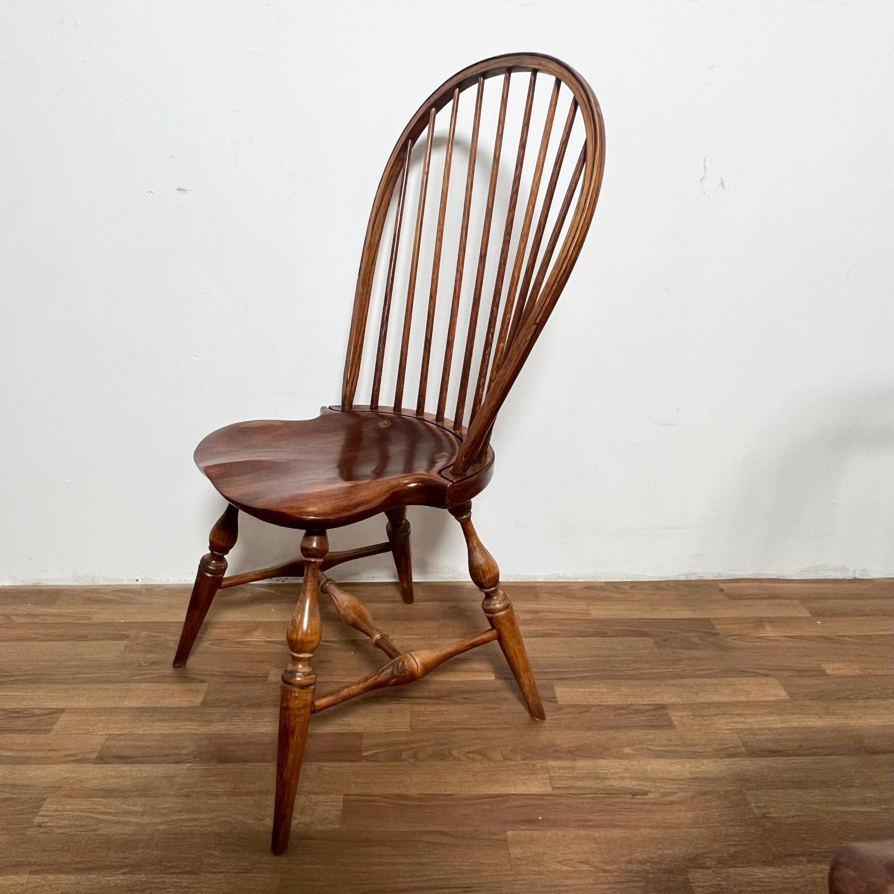 Set of Eight American Windsor Dining Chairs Circa Late 20th Century 7