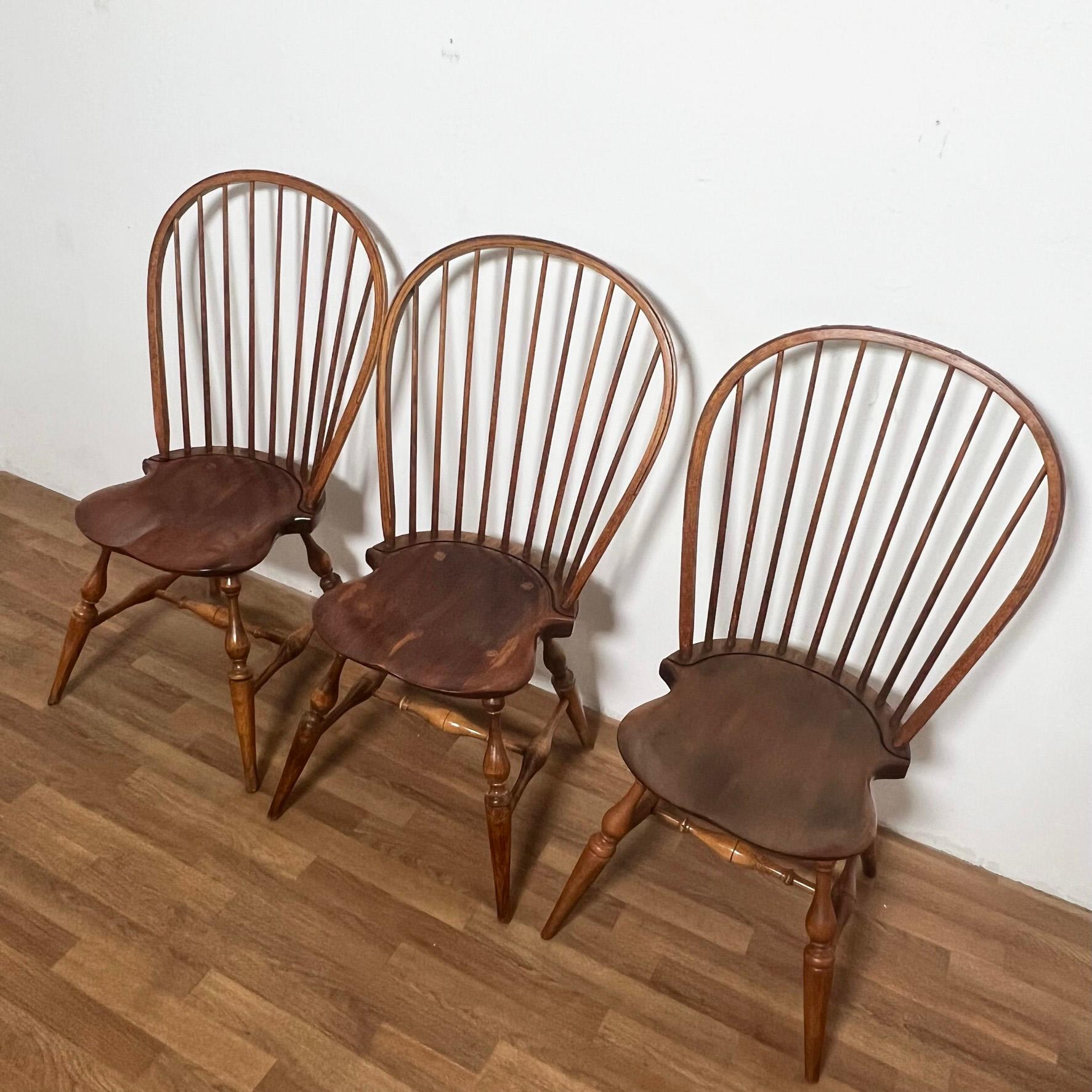 Set of Eight American Windsor Dining Chairs Circa Late 20th Century 10