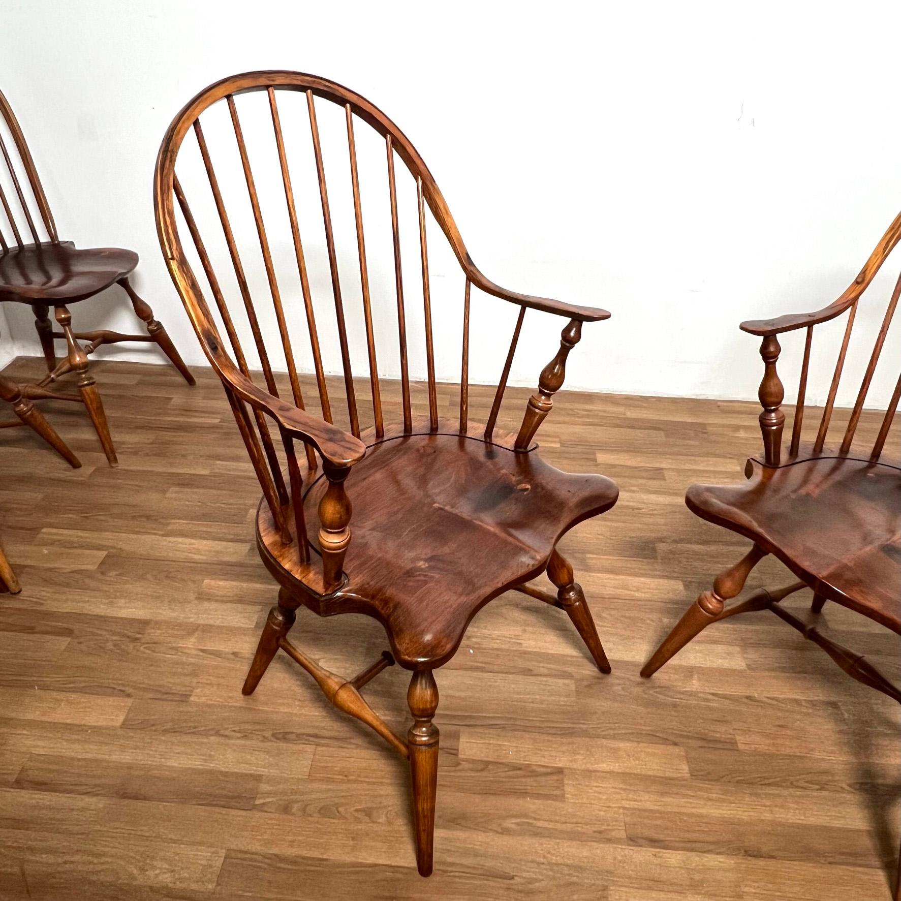 American Colonial Set of Eight American Windsor Dining Chairs Circa Late 20th Century
