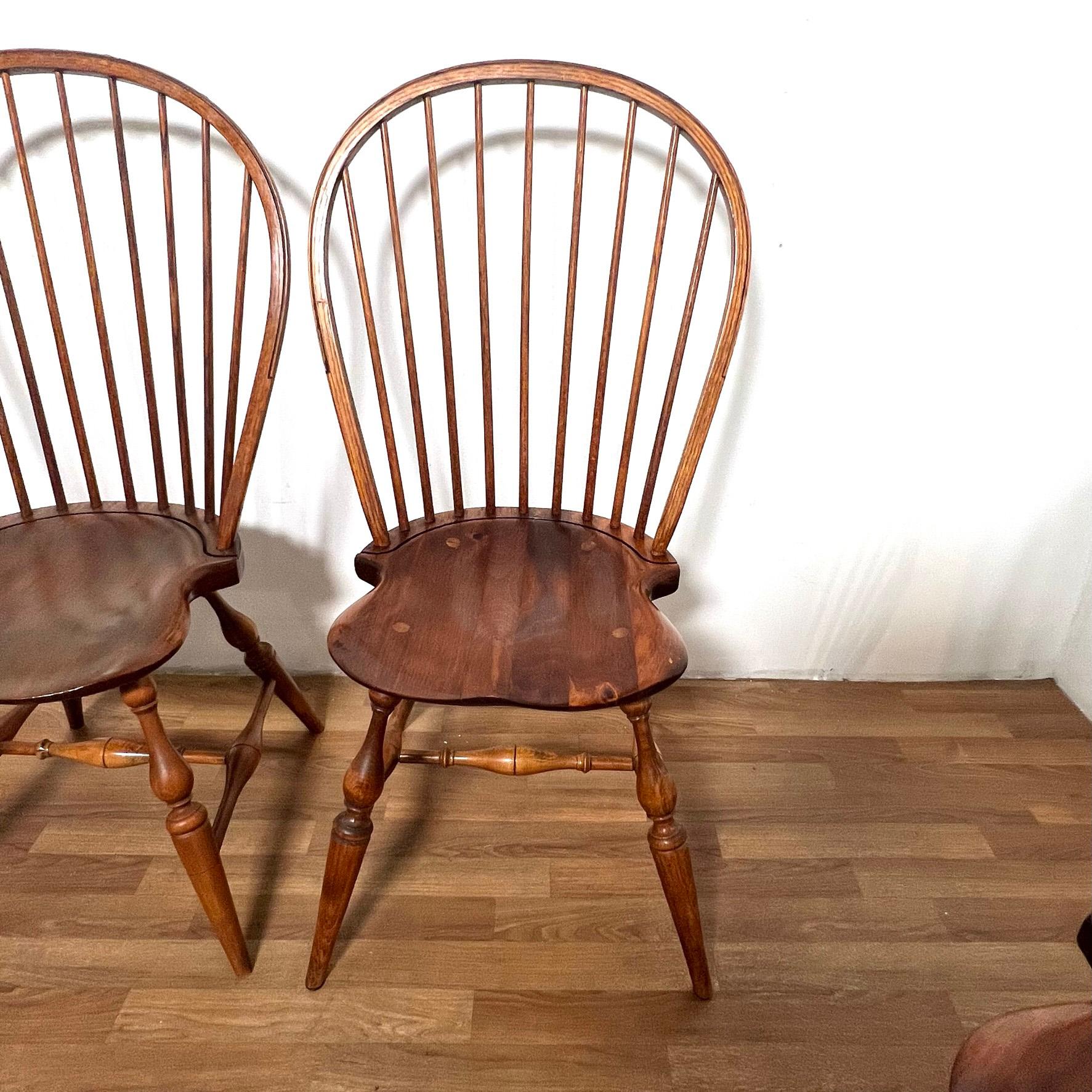 Set of Eight American Windsor Dining Chairs Circa Late 20th Century 4