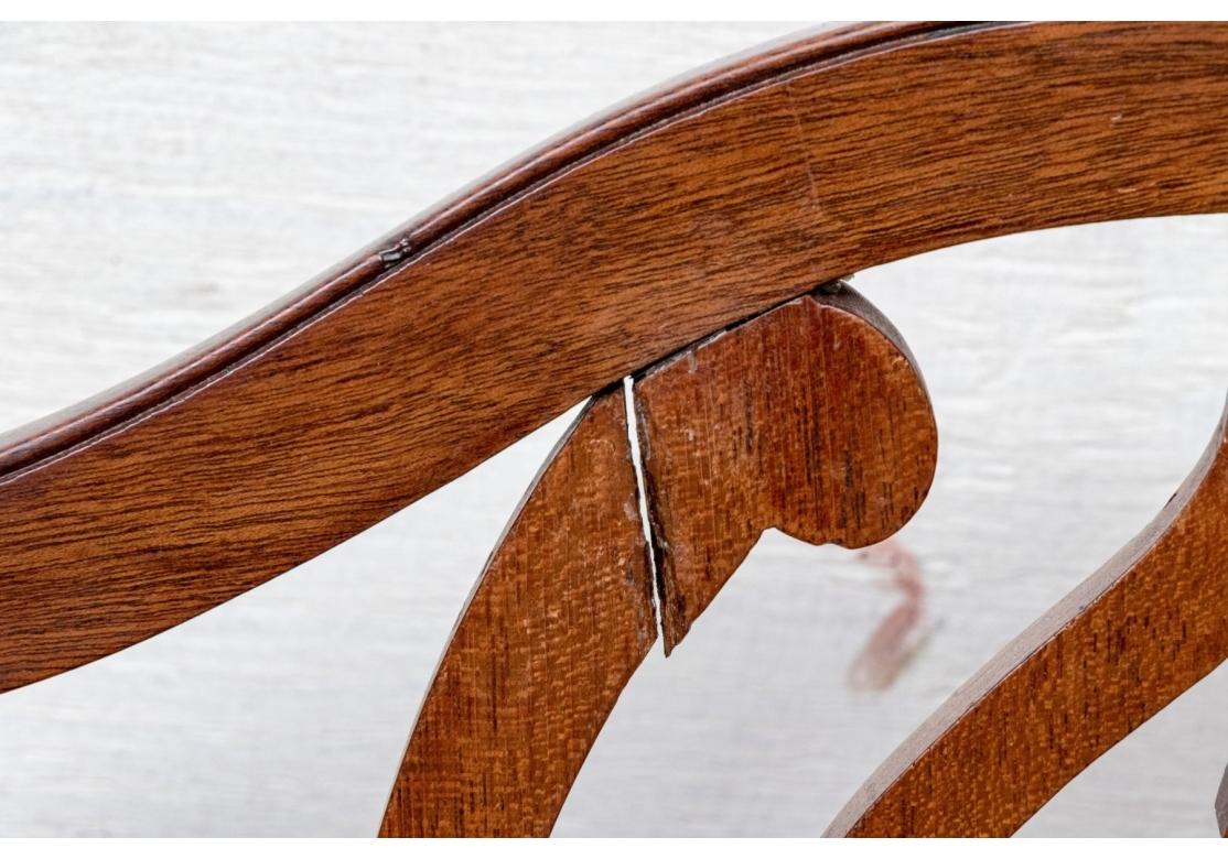 Américain Ensemble de huit chaises de salle à manger anciennes de style fédéral américain pour la restauration en vente