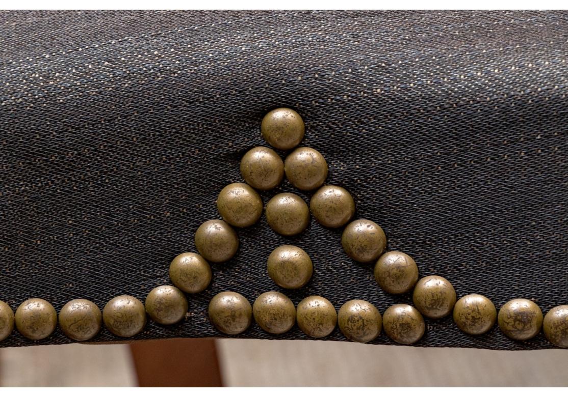 Ensemble de huit chaises de salle à manger anciennes de style fédéral américain pour la restauration Abîmé - En vente à Bridgeport, CT