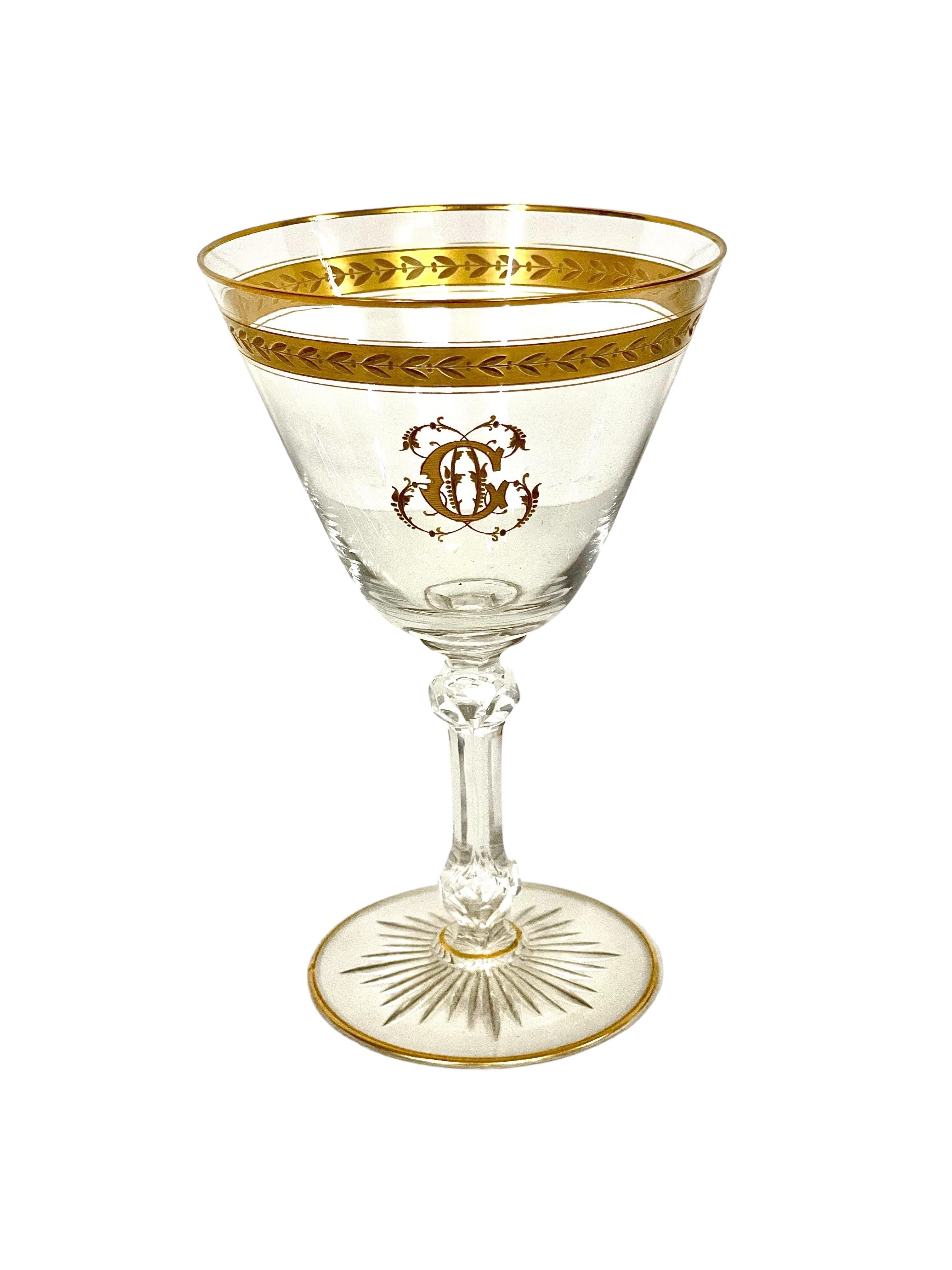 Juego de ocho copas antiguas de cristal dorado estilo Saint Louis siglo XIX en venta
