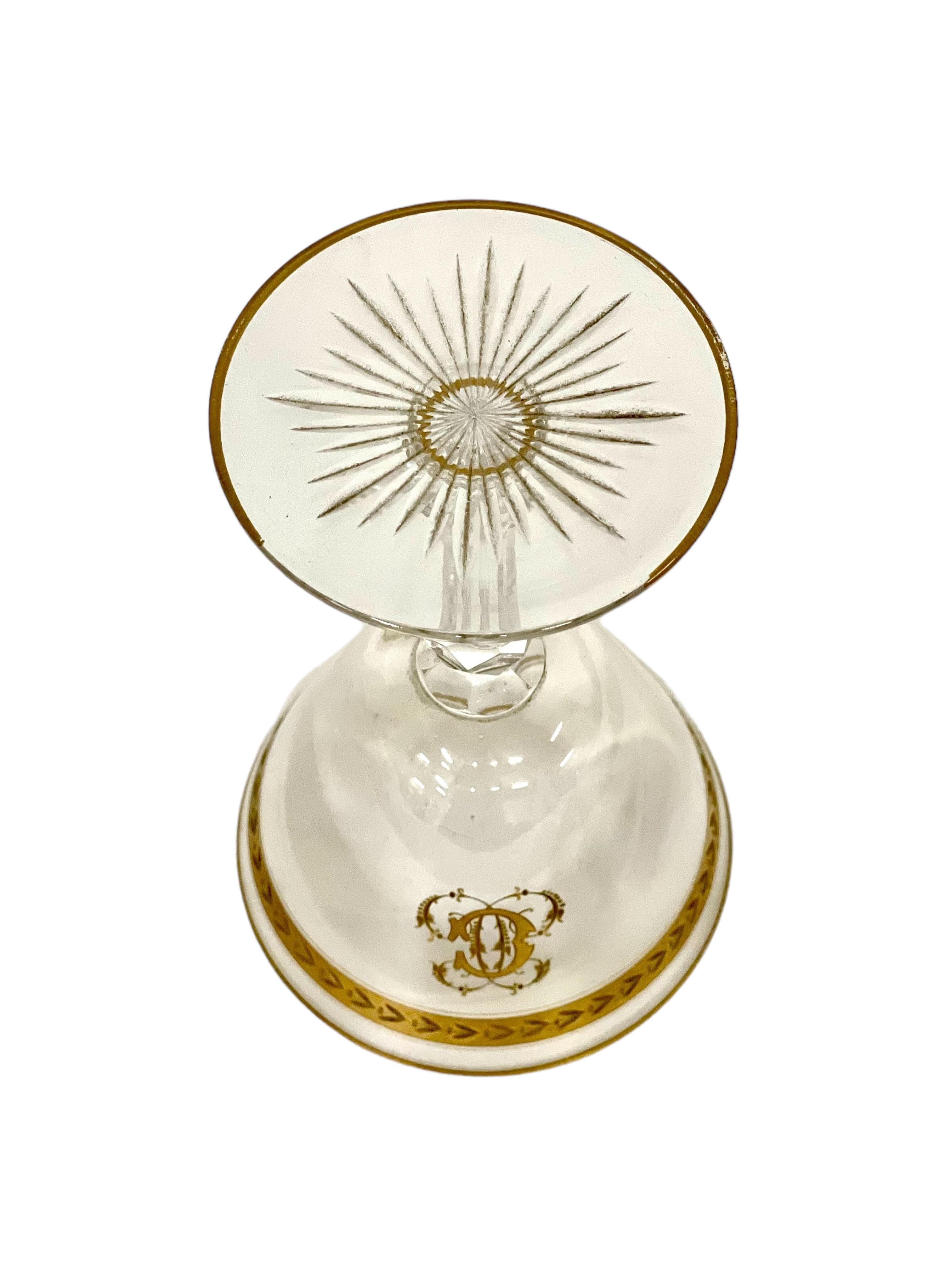 Juego de ocho copas antiguas de cristal dorado estilo Saint Louis en venta 1