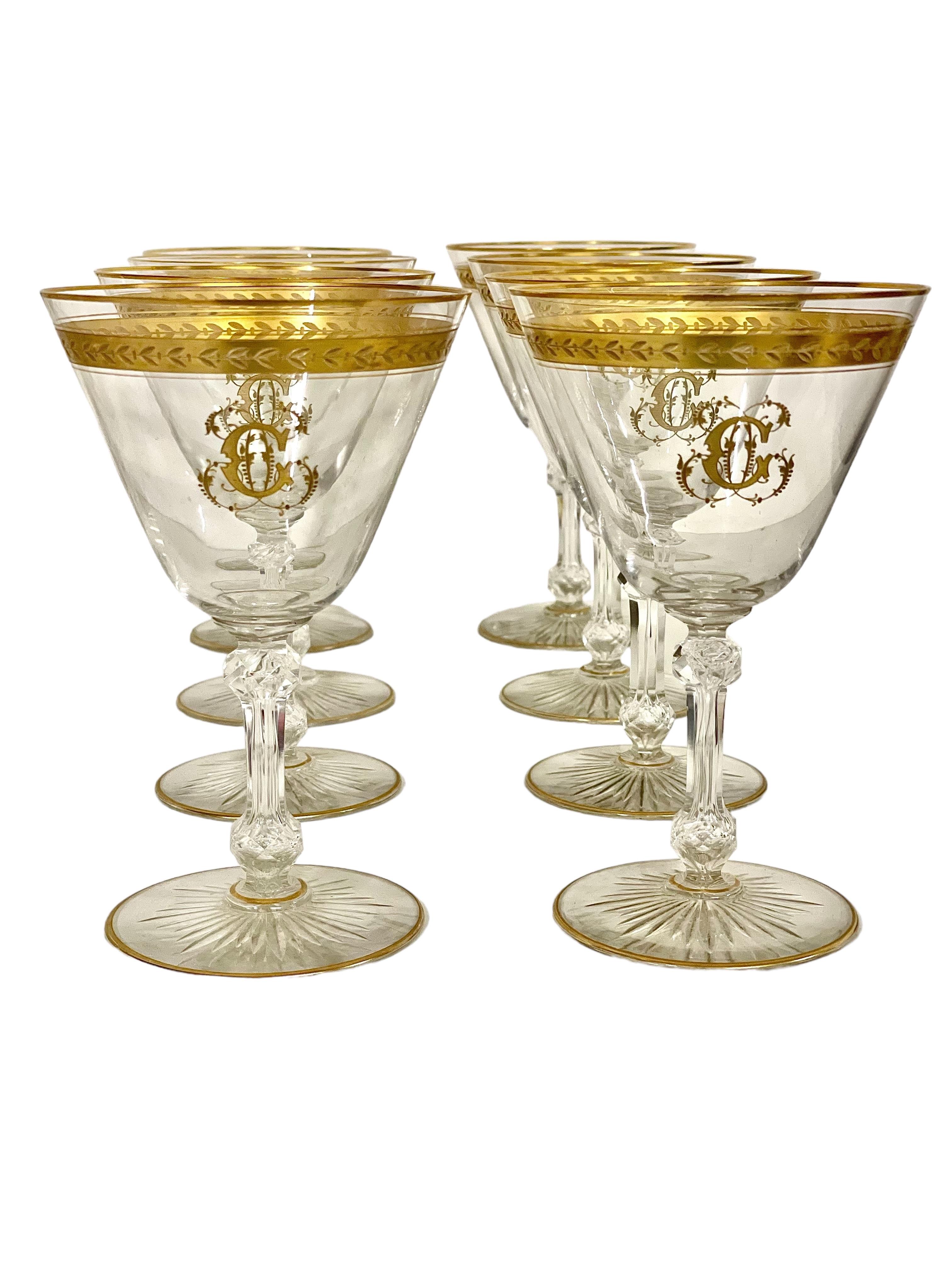 Juego de ocho copas antiguas de cristal dorado estilo Saint Louis en venta 2