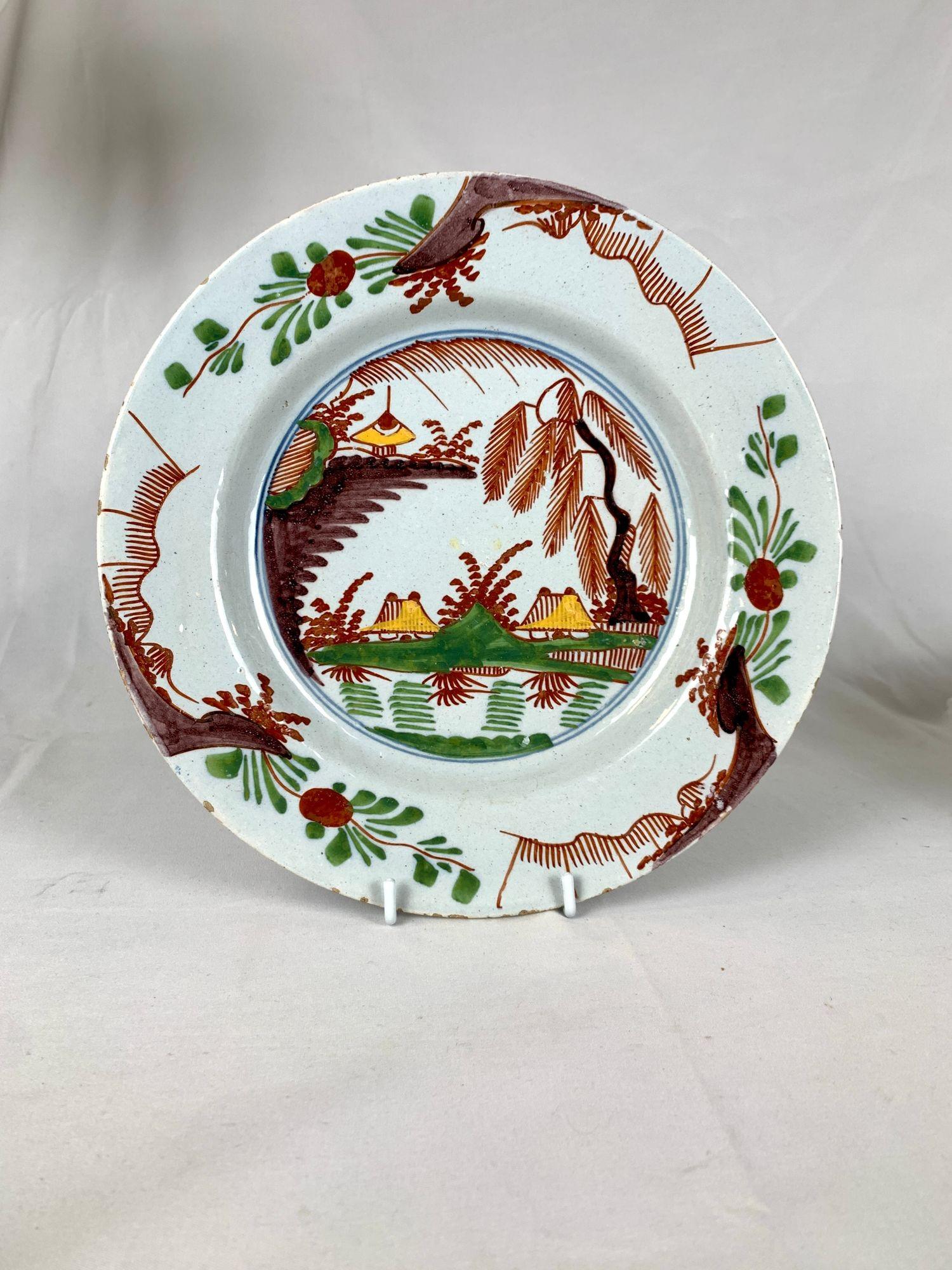 Juego de Ocho Platos Antiguos de Delft Holandés Pintados a Mano Escena de Paisaje Circa 1780 siglo XVIII en venta