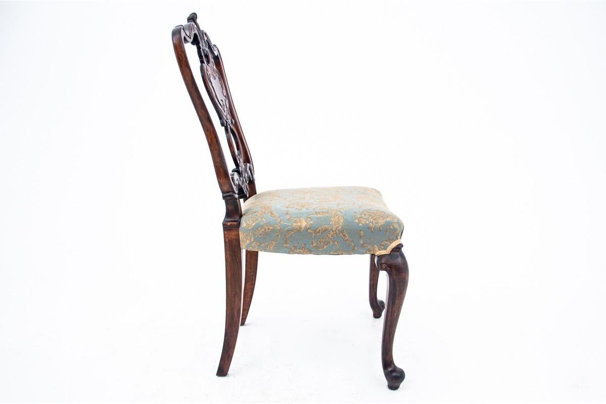 Antique chairs from the second half of the 19th century in the neo-rococo style.

Antique furniture with a more beautiful form will add elegance to any interior.

A set of eight chairs has beautifully carved backrests with leaf