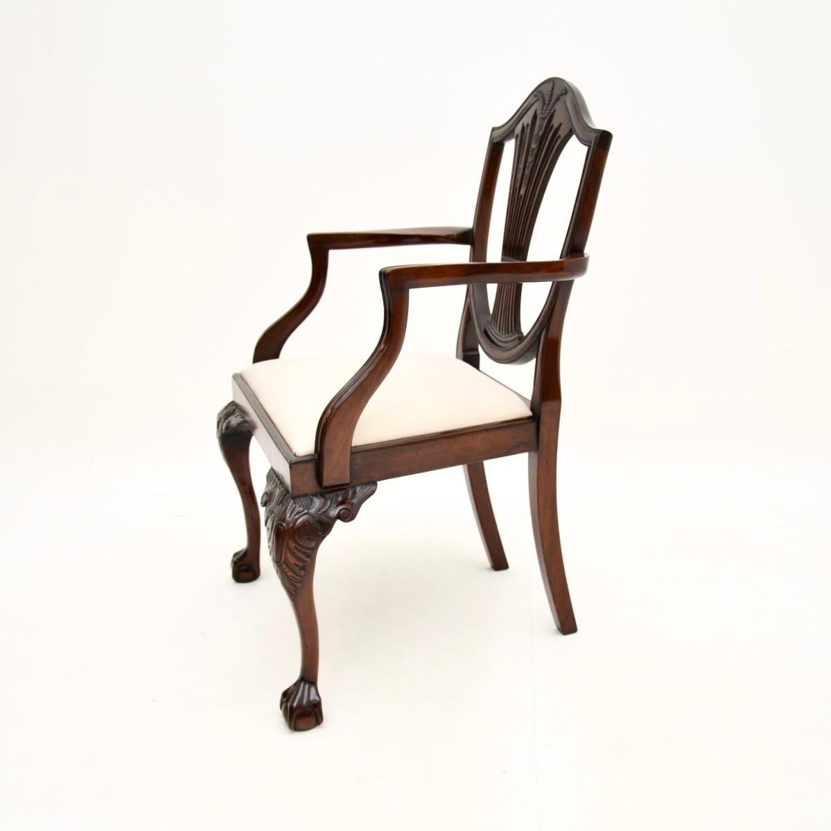 Set of Eight Antique Shield Back Dining Chairs In Good Condition In London, GB