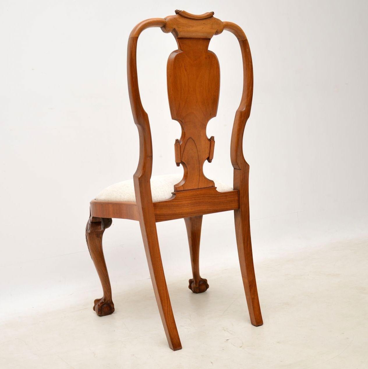 Set of Eight Antique Walnut Queen Anne Dining Chairs In Excellent Condition In London, GB