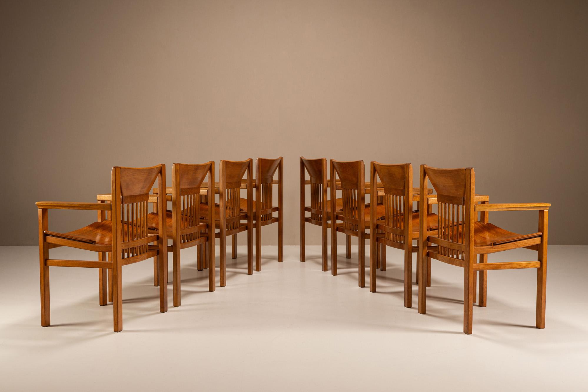 Set of Eight Armchairs in Oak by Giuseppe Rivadossi, Italy Italiano