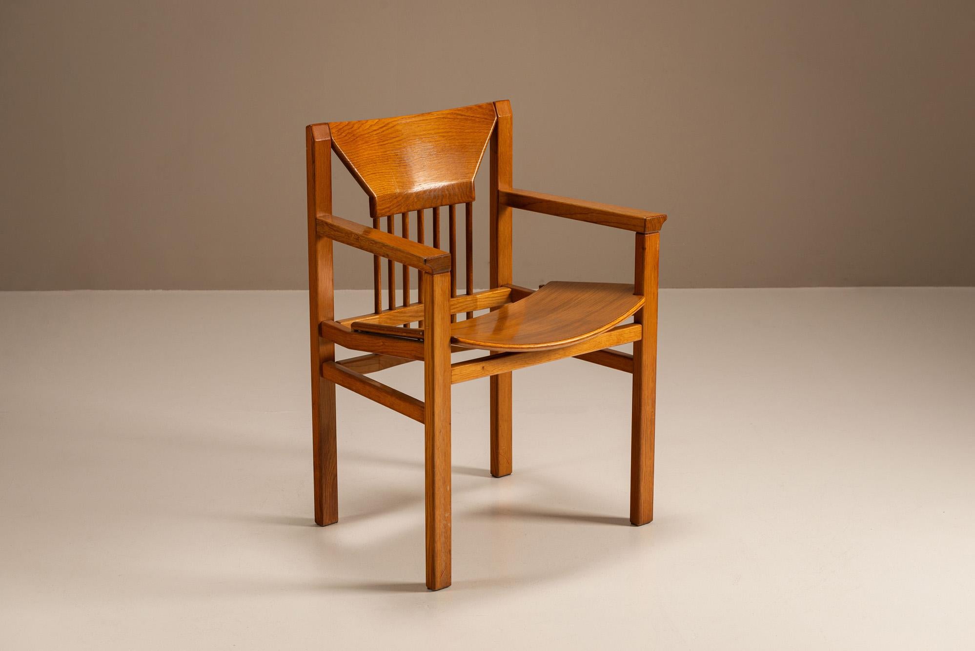 Set of Eight Armchairs in Oak by Giuseppe Rivadossi, Italy en Bueno Estado en Hellouw, NL