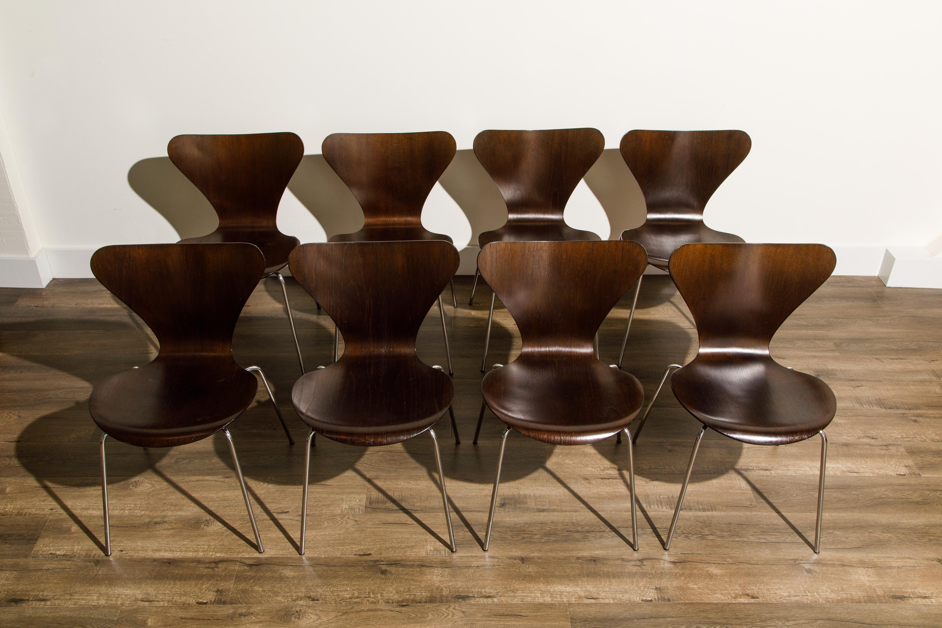 Set of Eight Arne Jacobsen for Fritz Hansen 'Series-7' Chairs, c. 1973, Signed  In Good Condition In Los Angeles, CA
