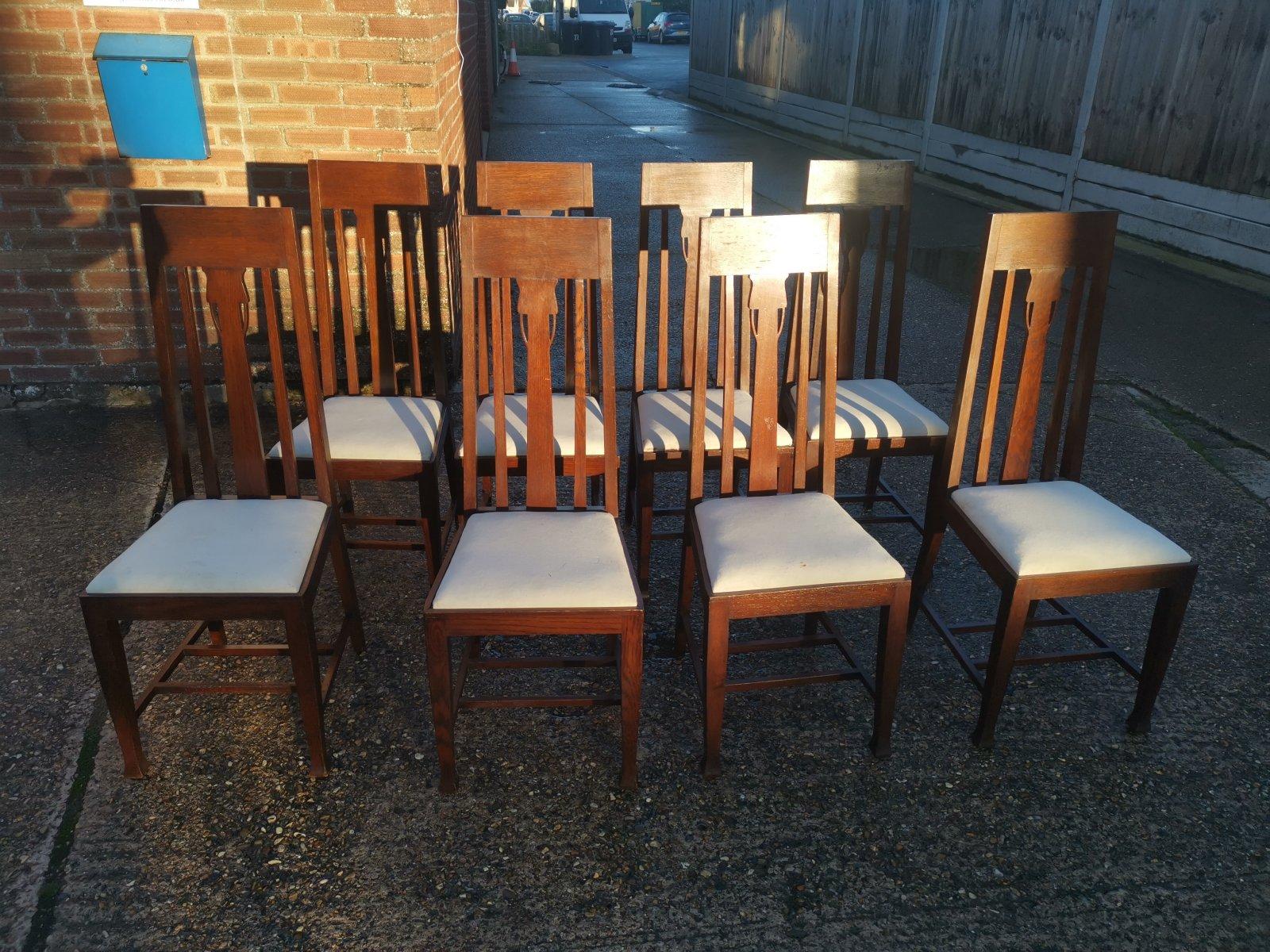 Arts and Crafts Set of Eight Arts & Crafts Glasgow School Oak Dining Chairs with Tulip Details For Sale