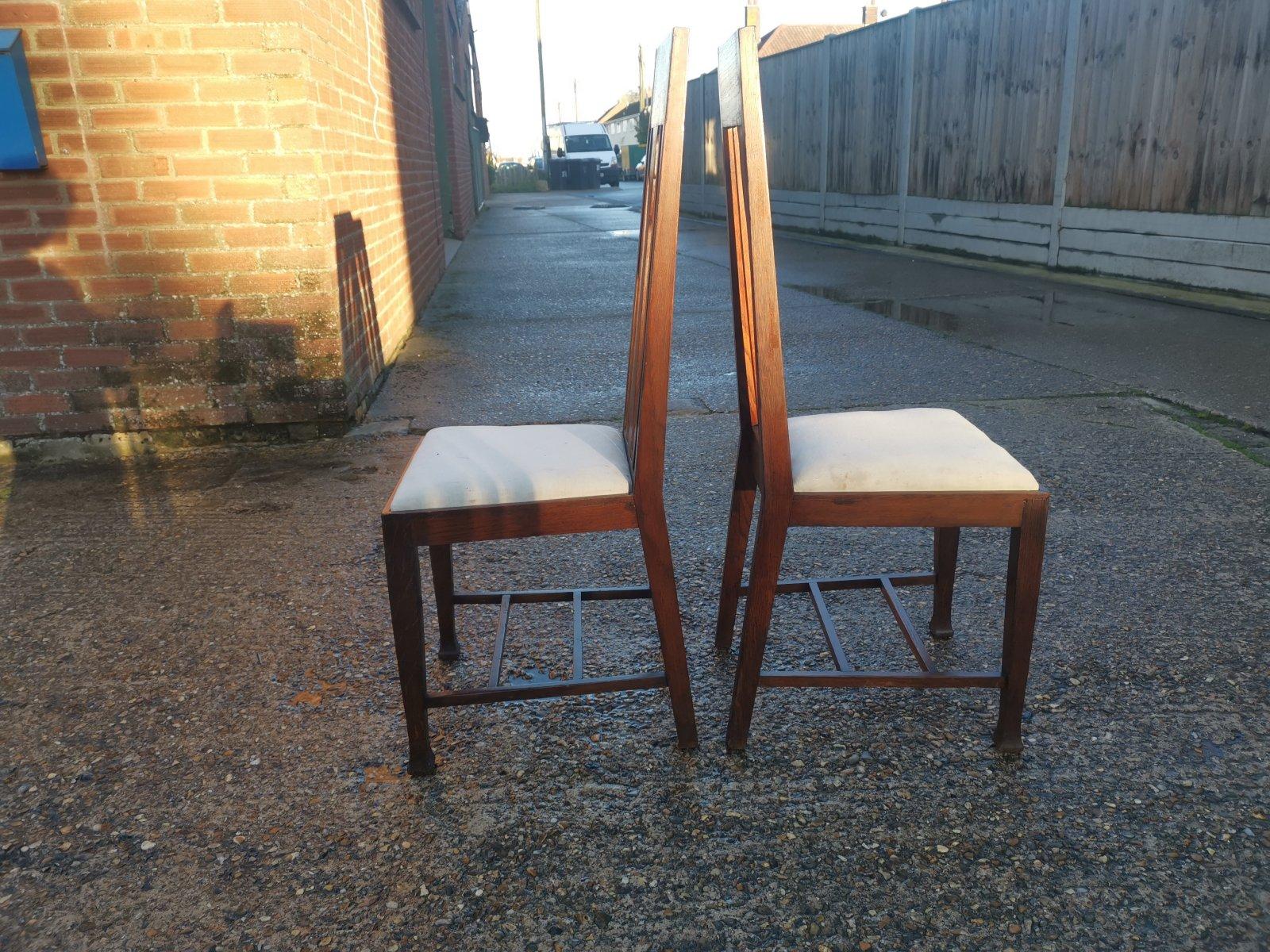Early 20th Century Set of Eight Arts & Crafts Glasgow School Oak Dining Chairs with Tulip Details For Sale