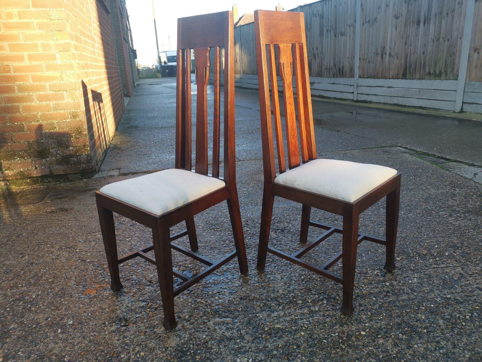 Set of Eight Arts & Crafts Glasgow School Oak Dining Chairs with Tulip Details For Sale 1