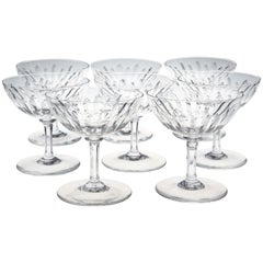 Satz von acht Champagnergläsern aus Baccarat-Kristall mit 'Verone'-Muster:: ca. 1950er Jahre