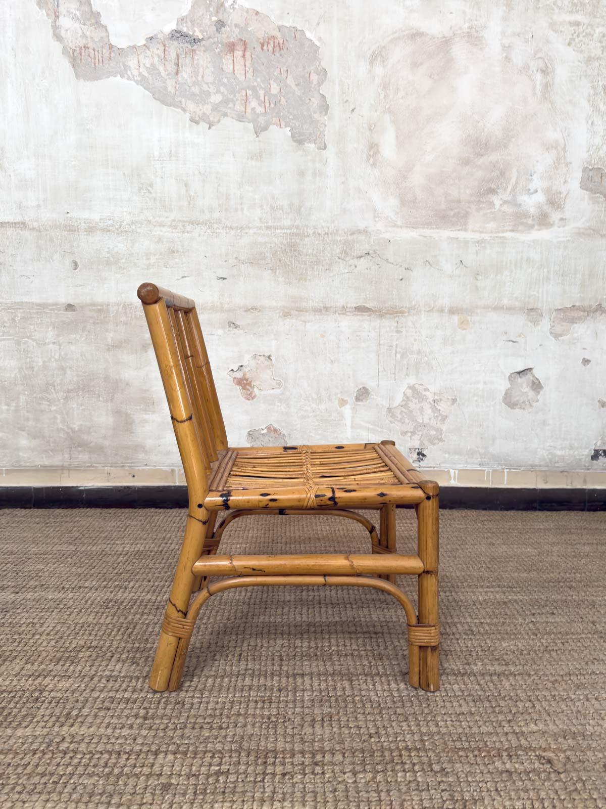 Ensemble de huit chaises en bambou et osier - Italie, années 1970 en vente 4