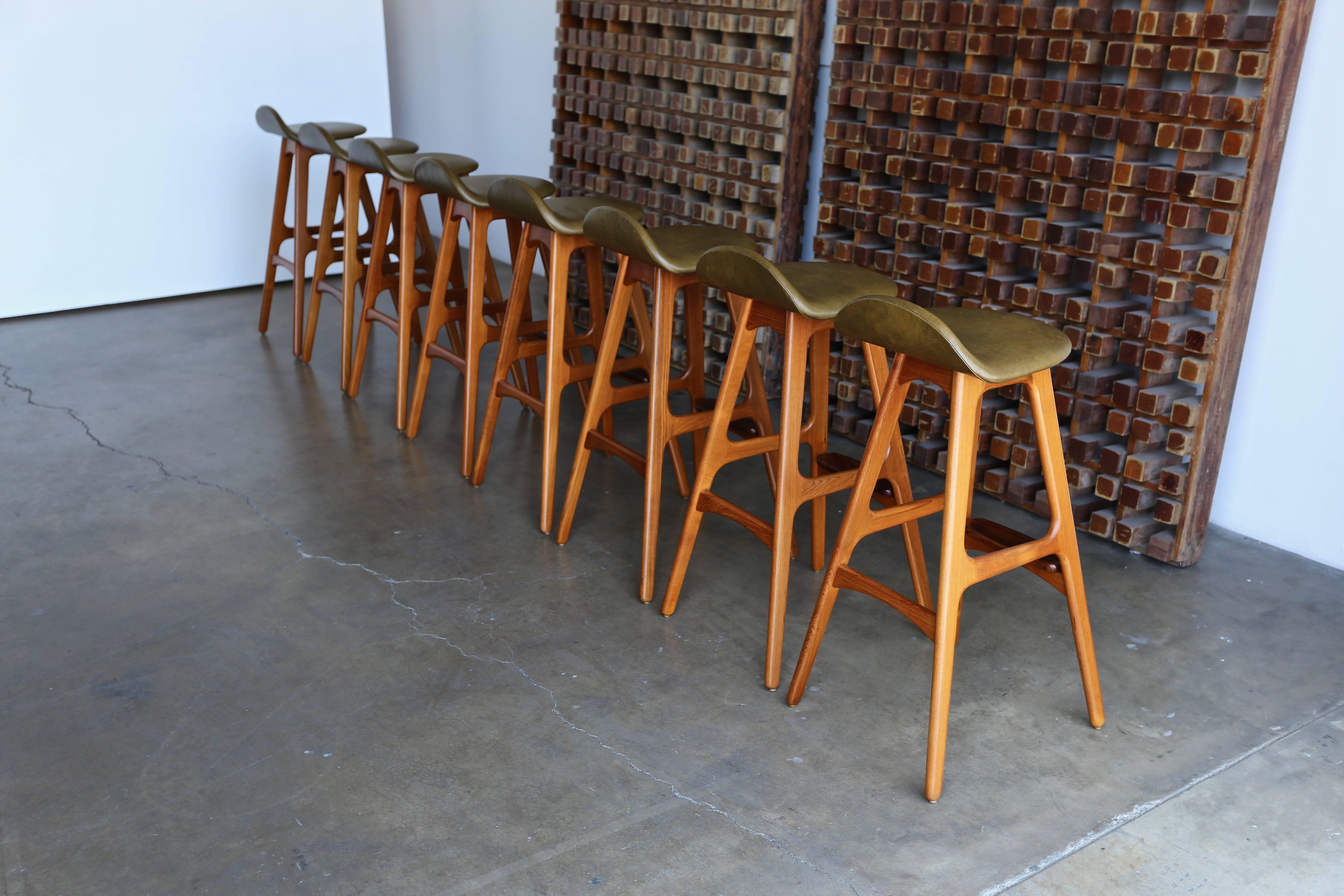 Set of Eight Barstools by Erik Buch 4