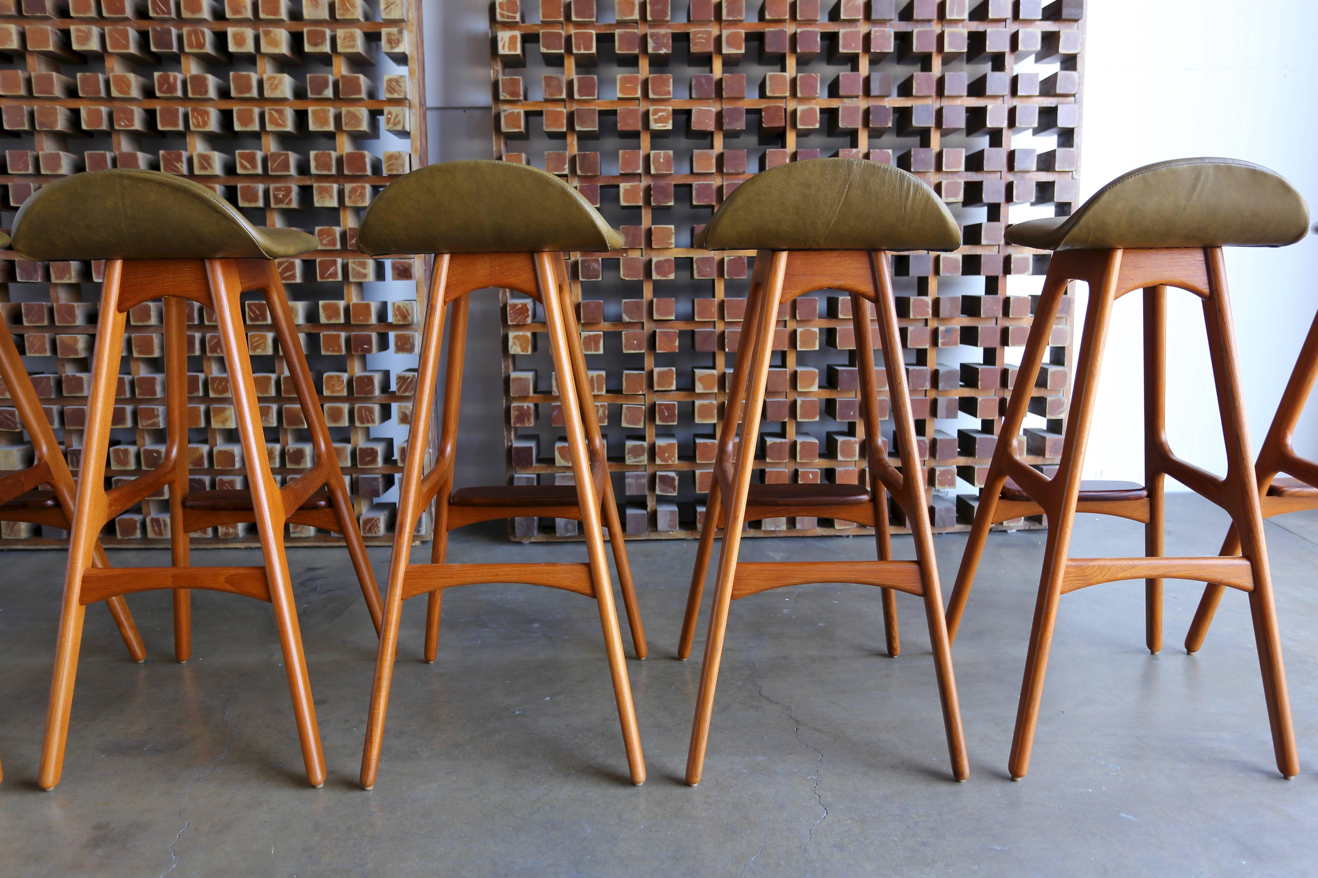 Set of Eight Barstools by Erik Buch 5