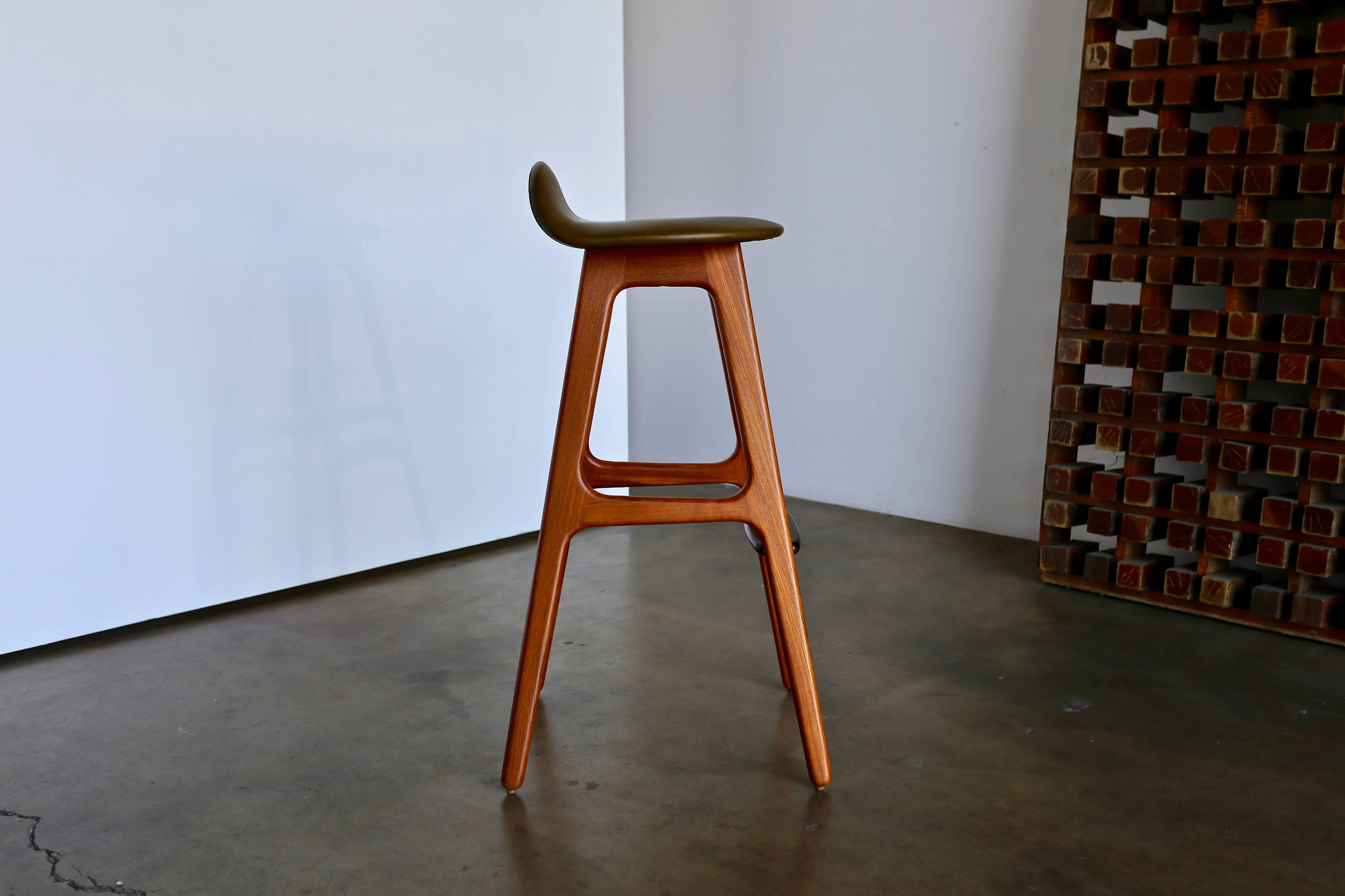 Set of Eight Barstools by Erik Buch 2