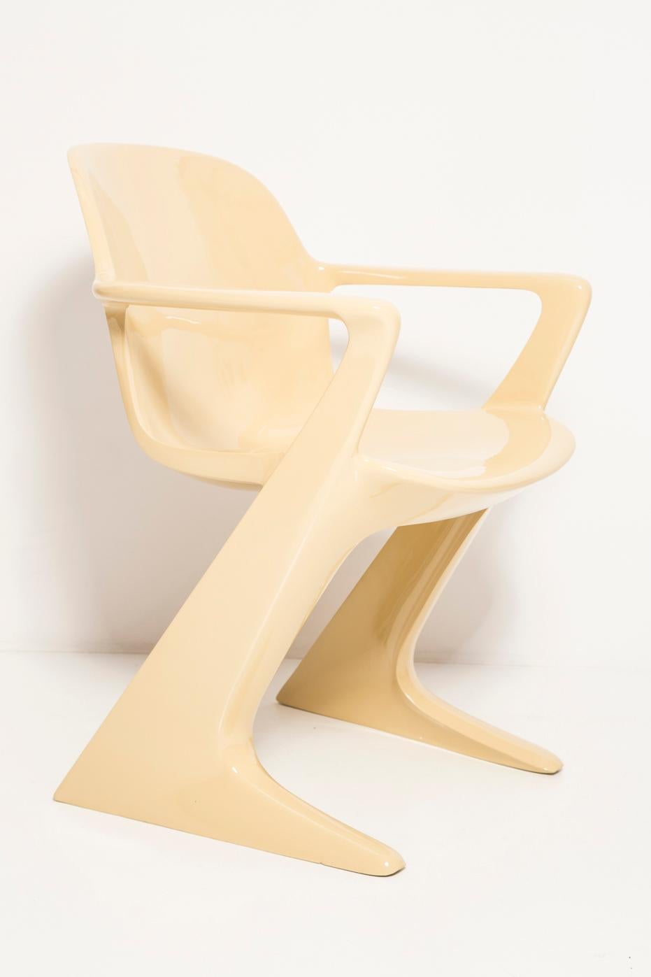 Laqué Ensemble de huit chaises Kangourou beiges, par Ernst Moeckl, Allemagne, 1968 en vente