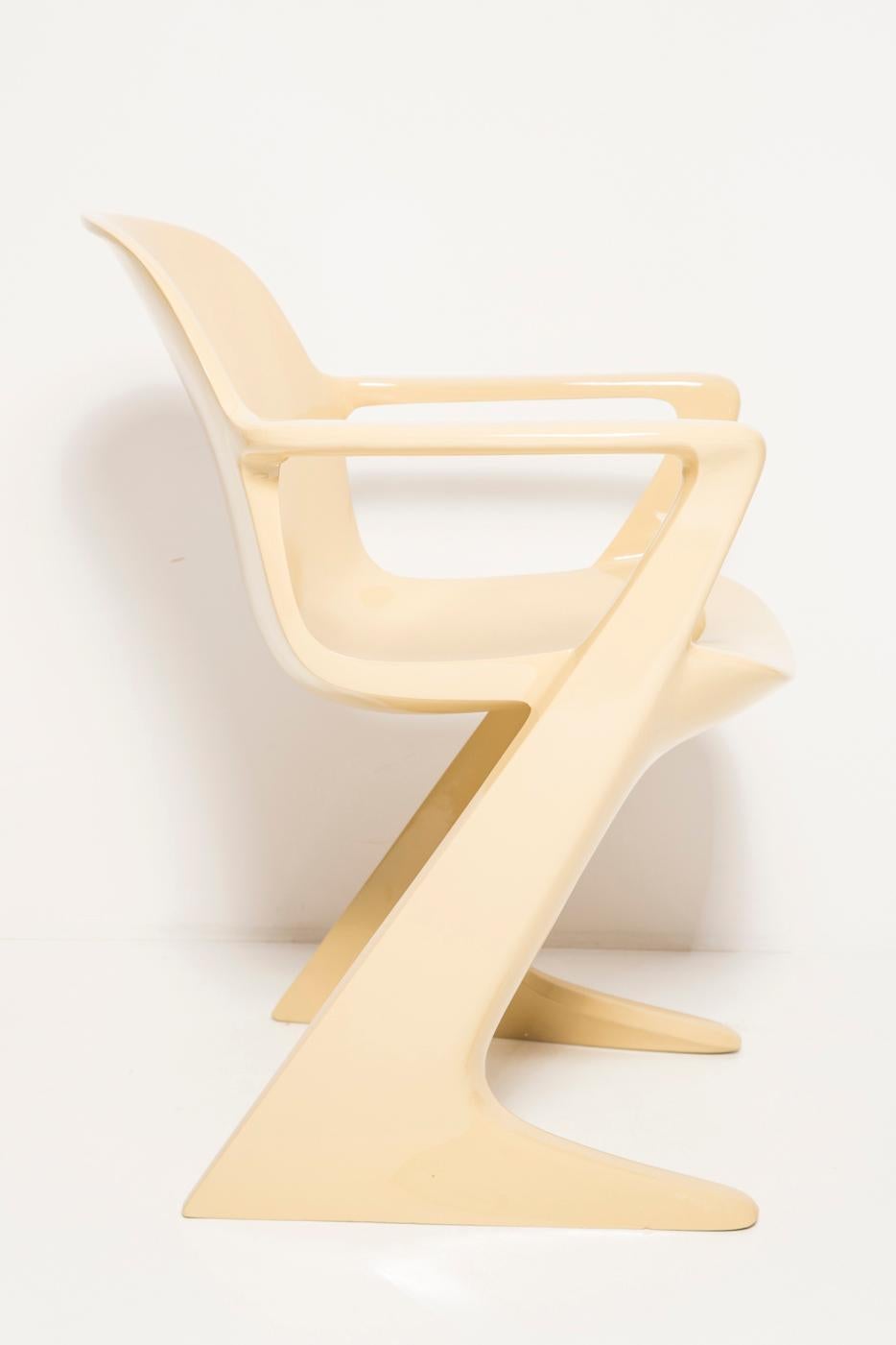 Fiberglass Set of Eight Beige Kangaroo Chairs, by Ernst Moeckl, Germany, 1968 For Sale