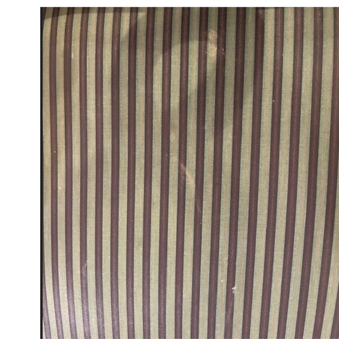Tissu Ensemble de huit chaises de salle à manger noires avec pieds cabriole en vente