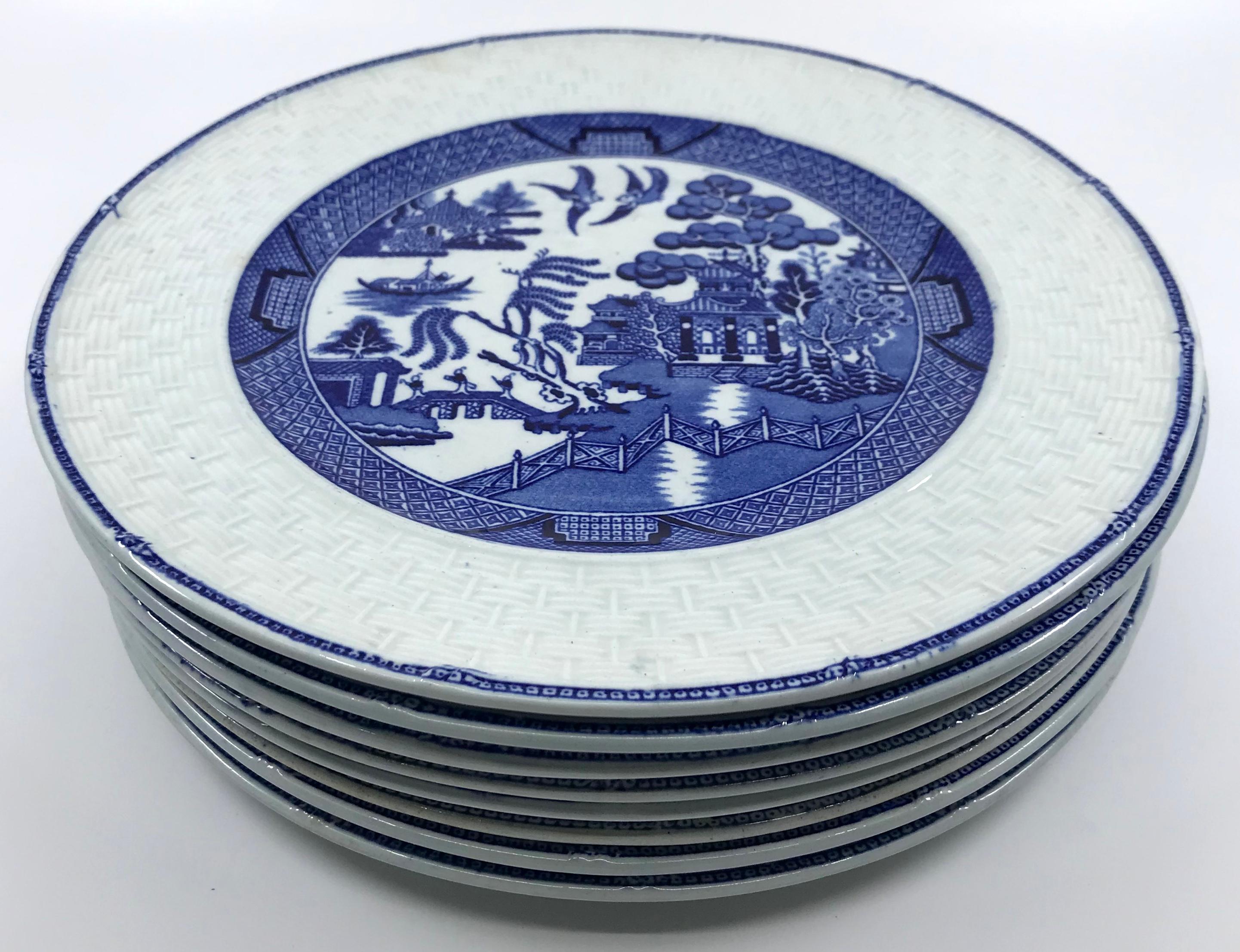 Juego de ocho platos de sauce azul y blanco en tejido de cesta en venta 4