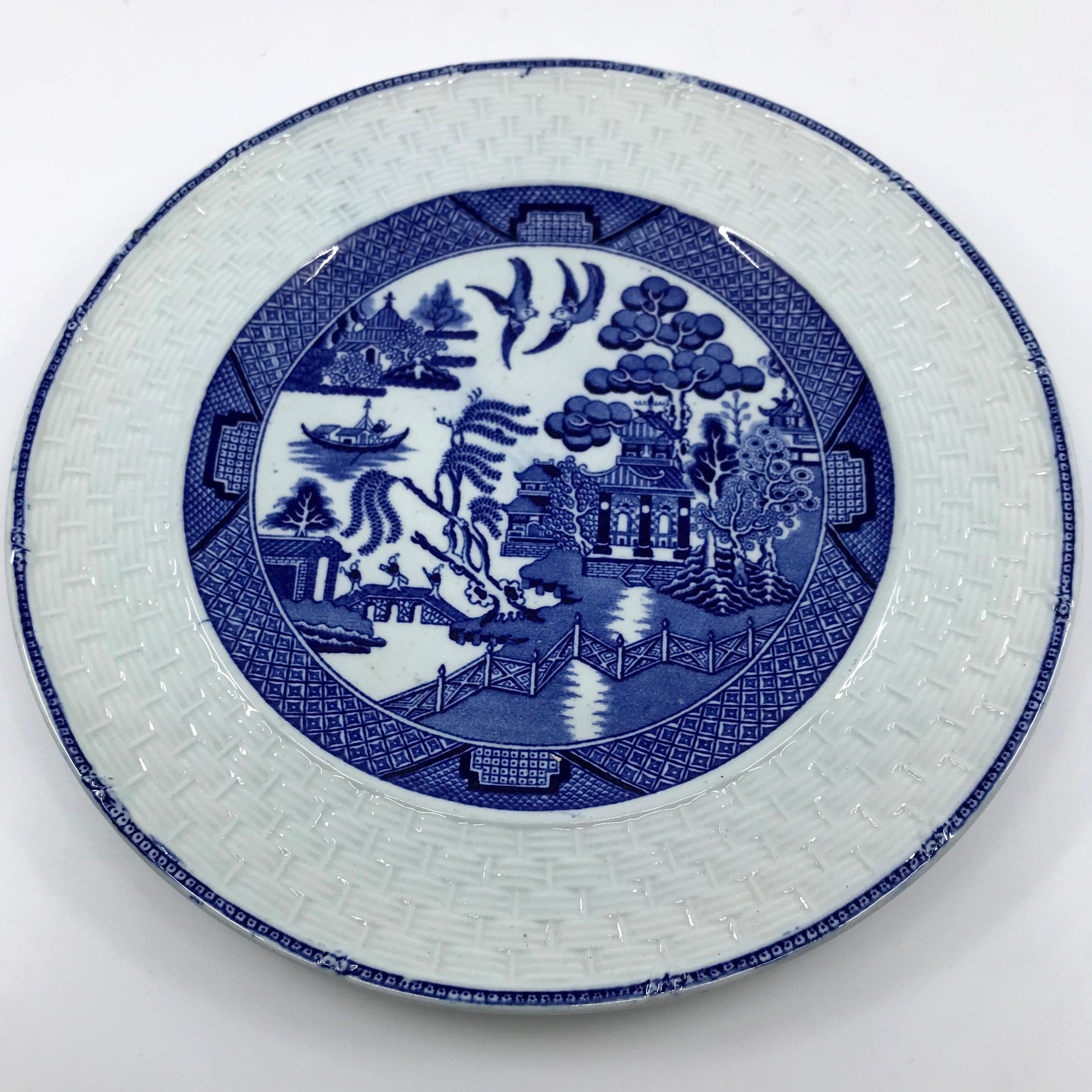 English Set of Eight Blue and White Willow Basketweave Plates For Sale