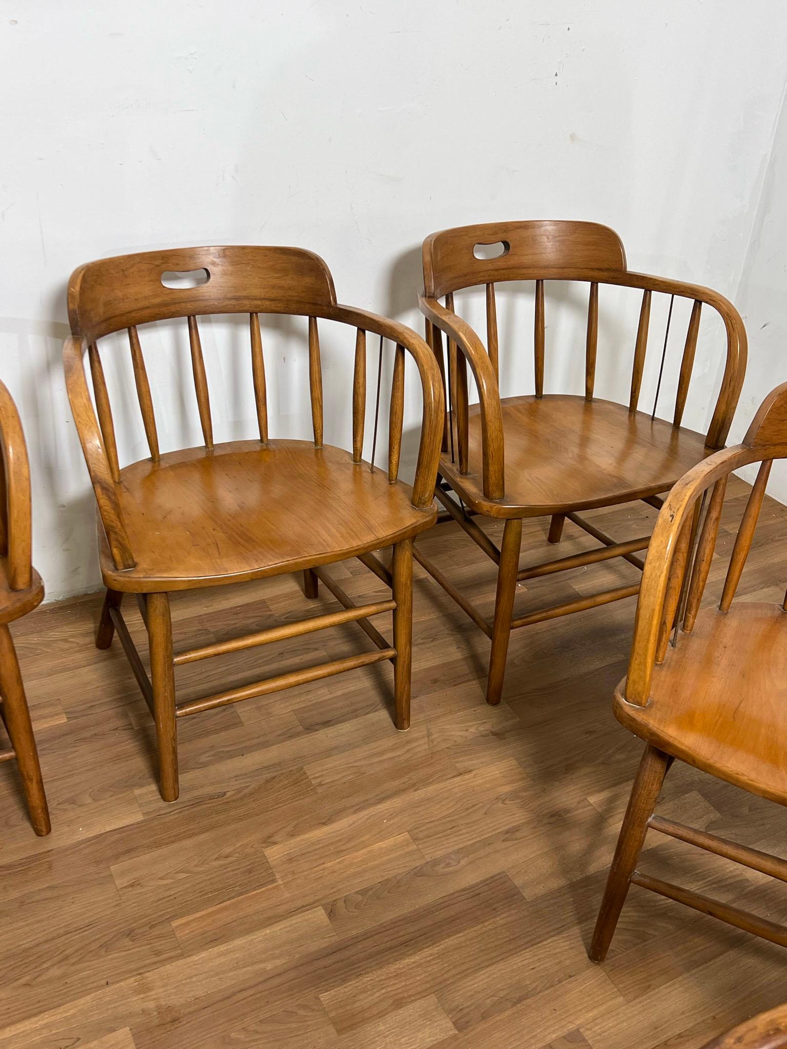 Mid-Century Modern Ensemble de huit chaises de salle à manger 