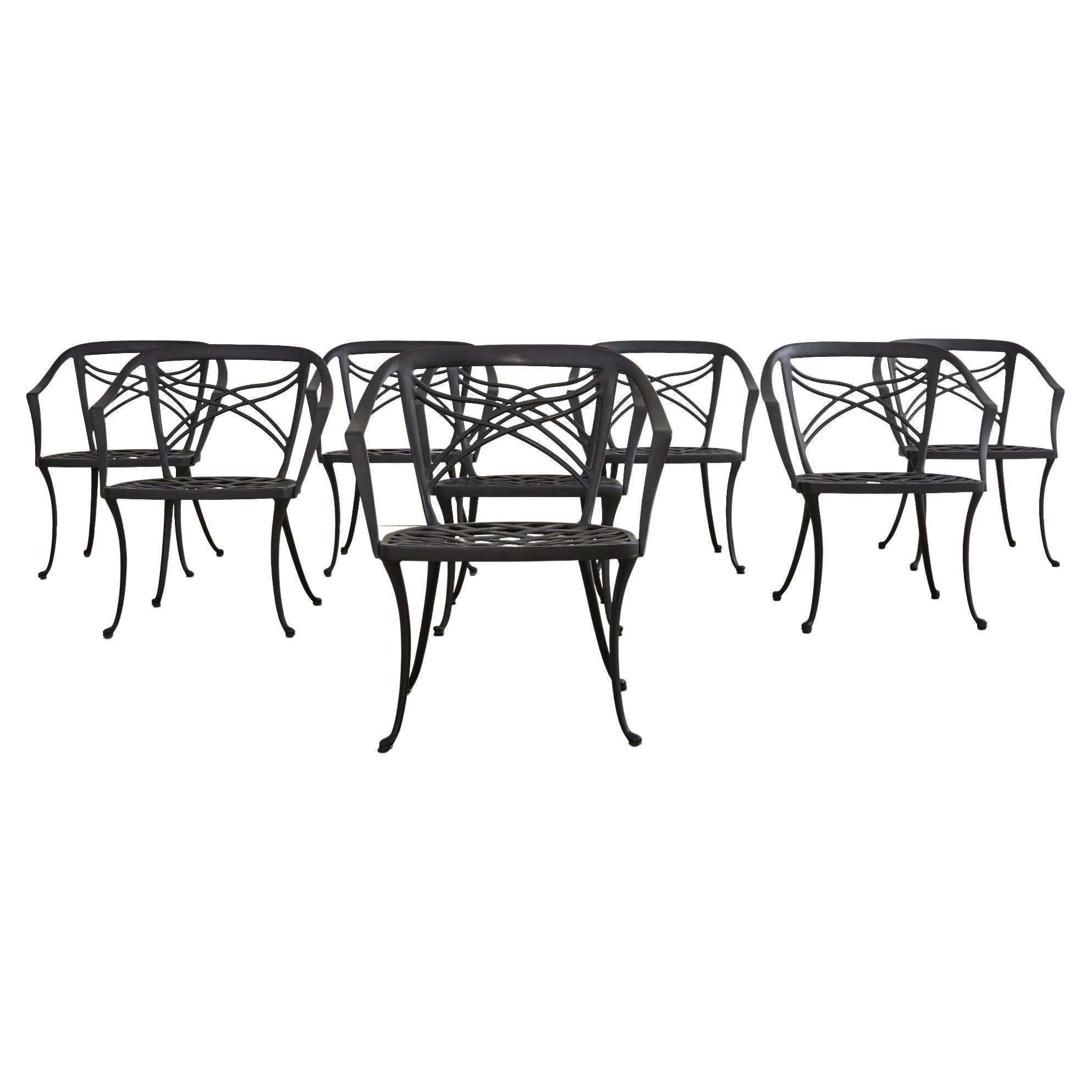 Ensemble de huit fauteuils de salle à manger de jardin Jordan classiques brun en vente