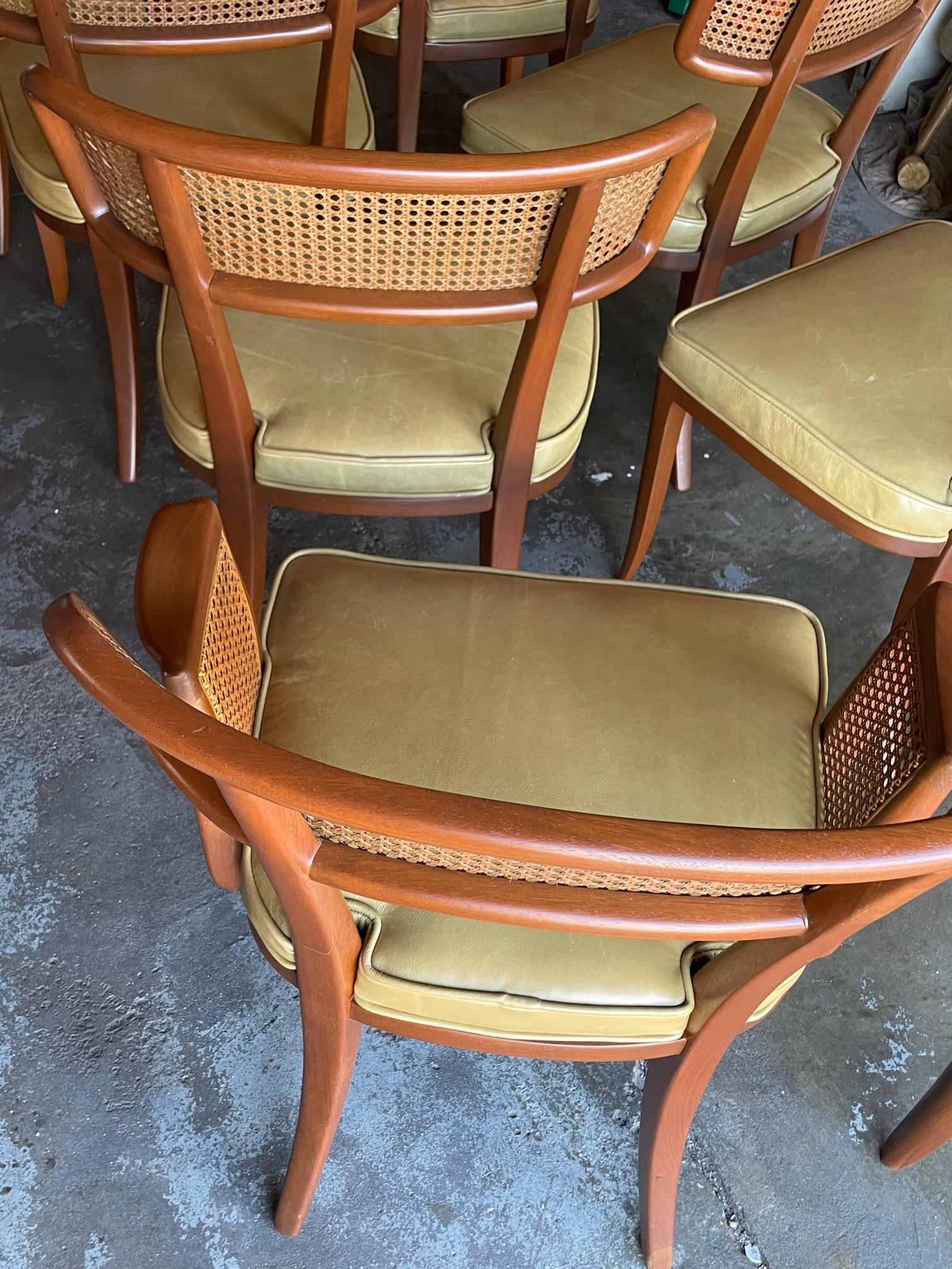 Ensemble de huit chaises de salle à manger Dunbar à dossier canné en vente 3