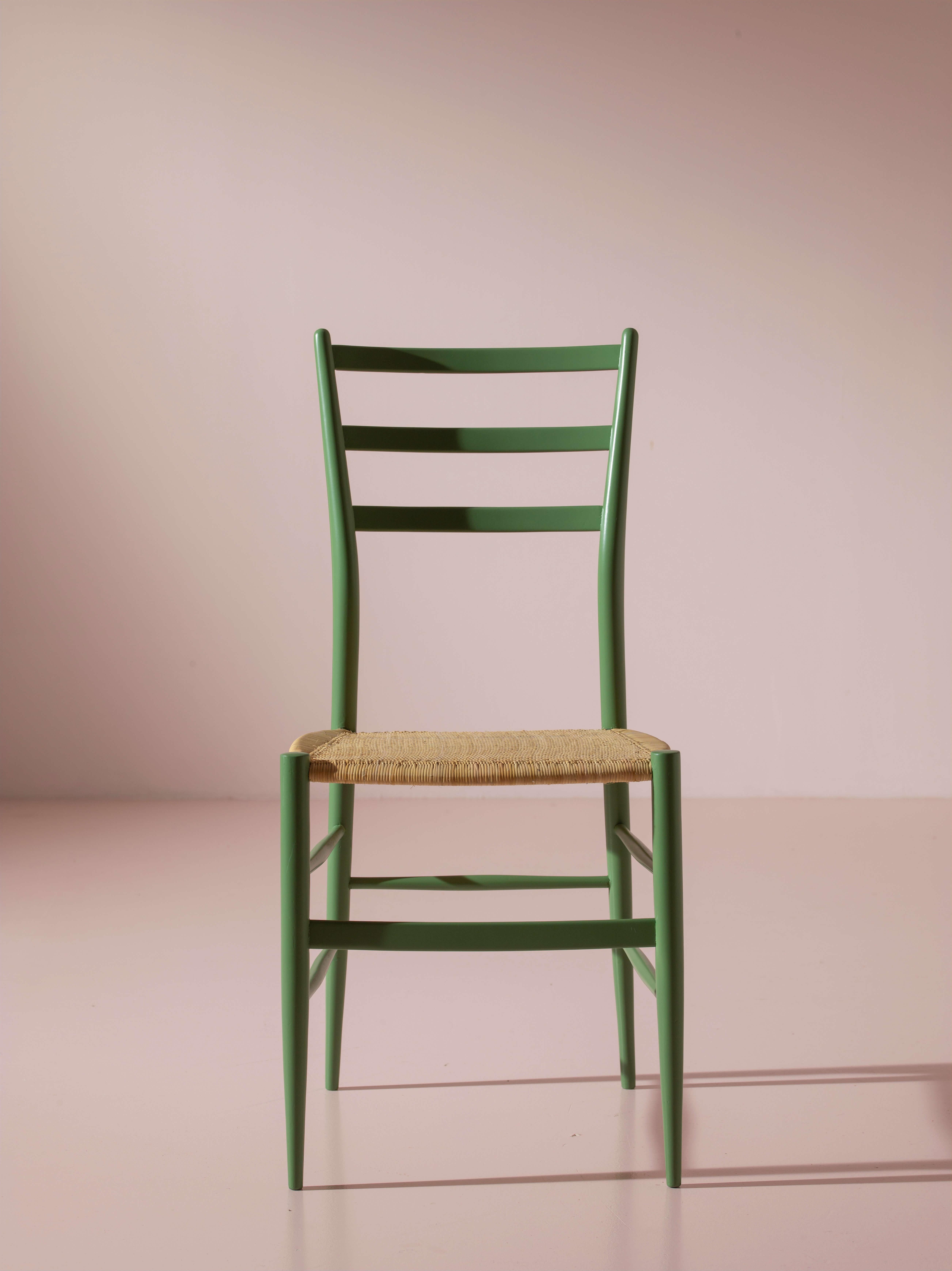 italien Ensemble de huit chaises Chiavari cannées modèle 