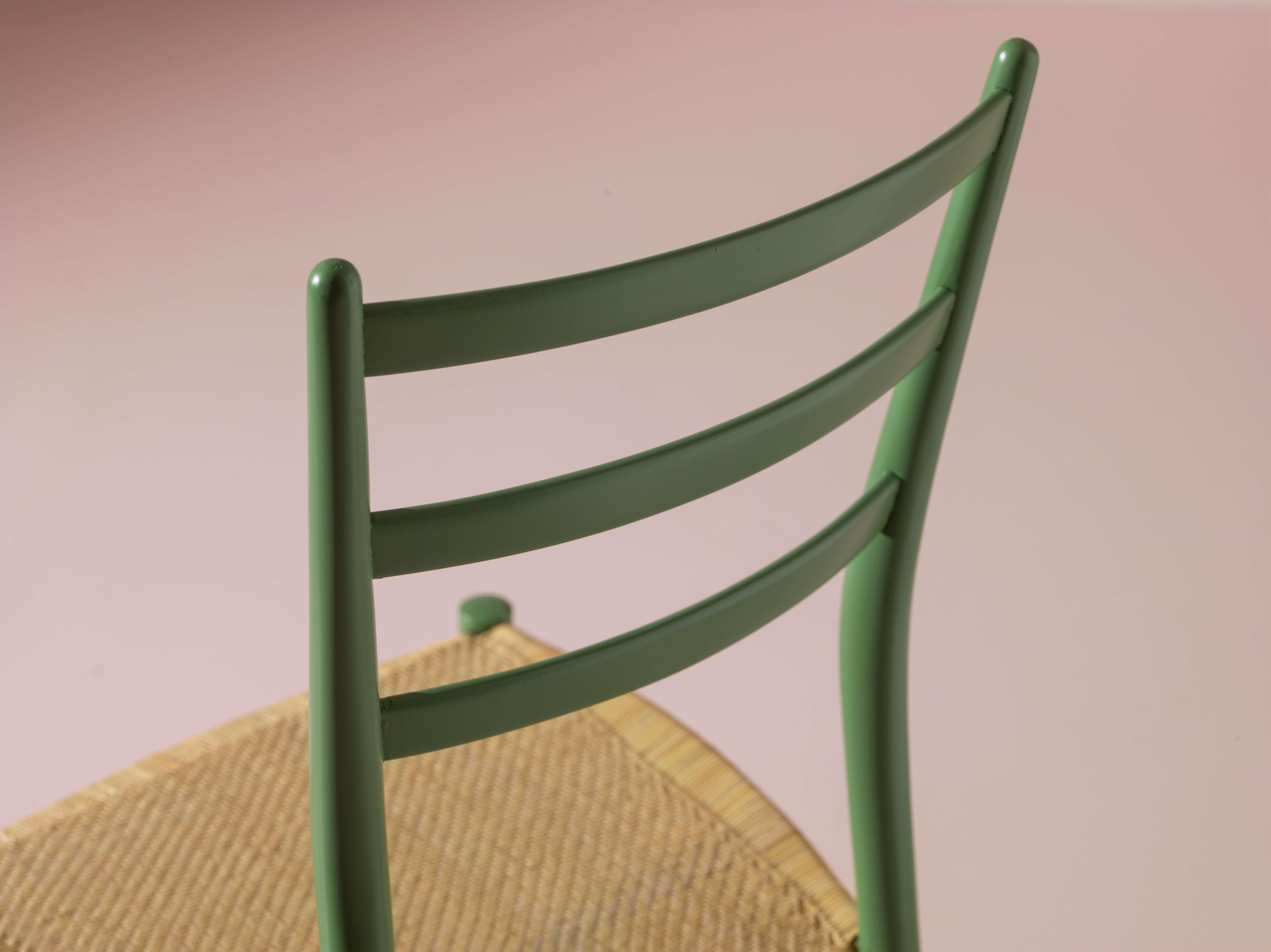 Ensemble de huit chaises Chiavari cannées modèle 