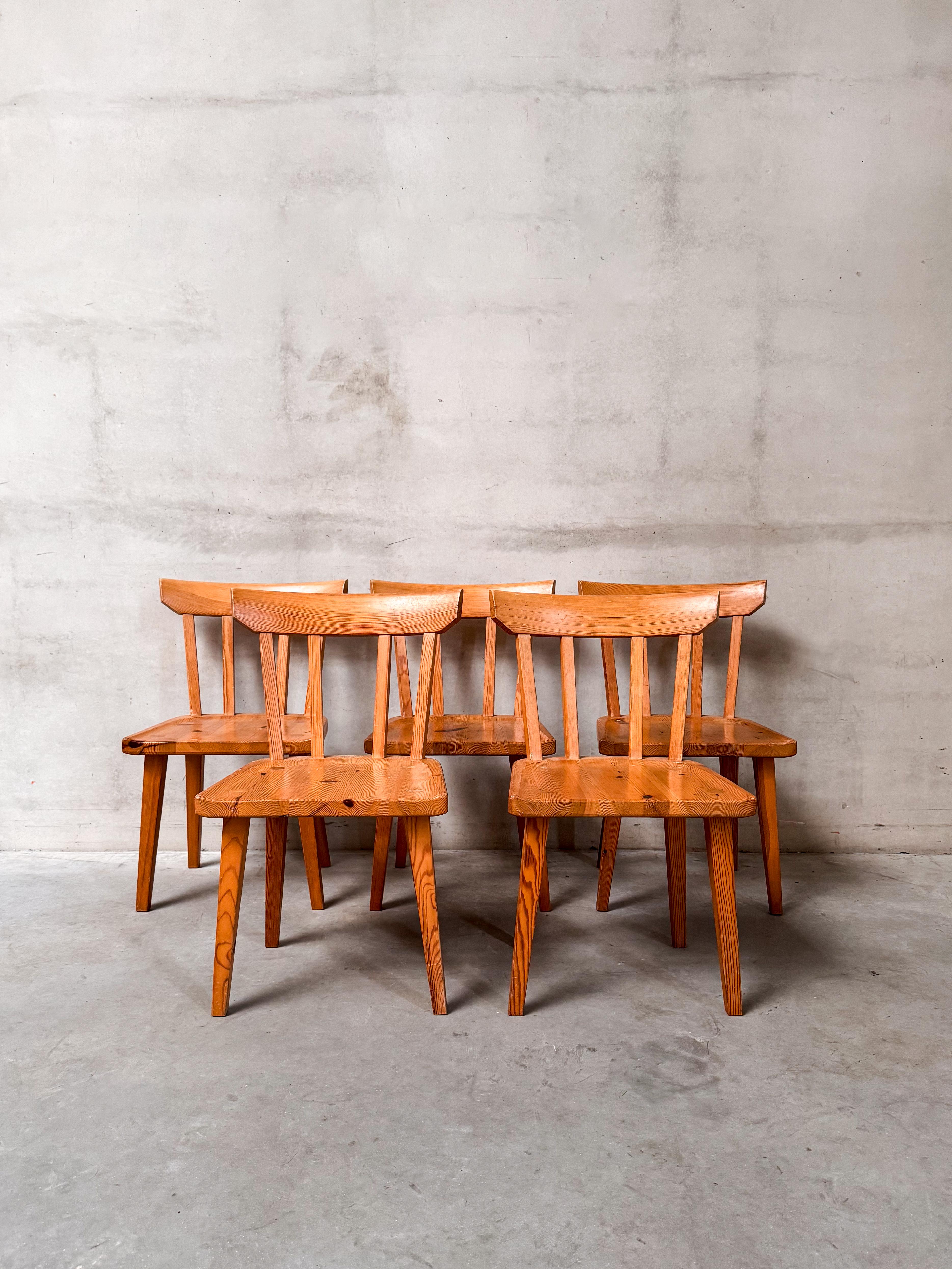 Swedish Set of eight Carl Malmsten dining chairs in solid Oregon pine, Sweden 1960s For Sale