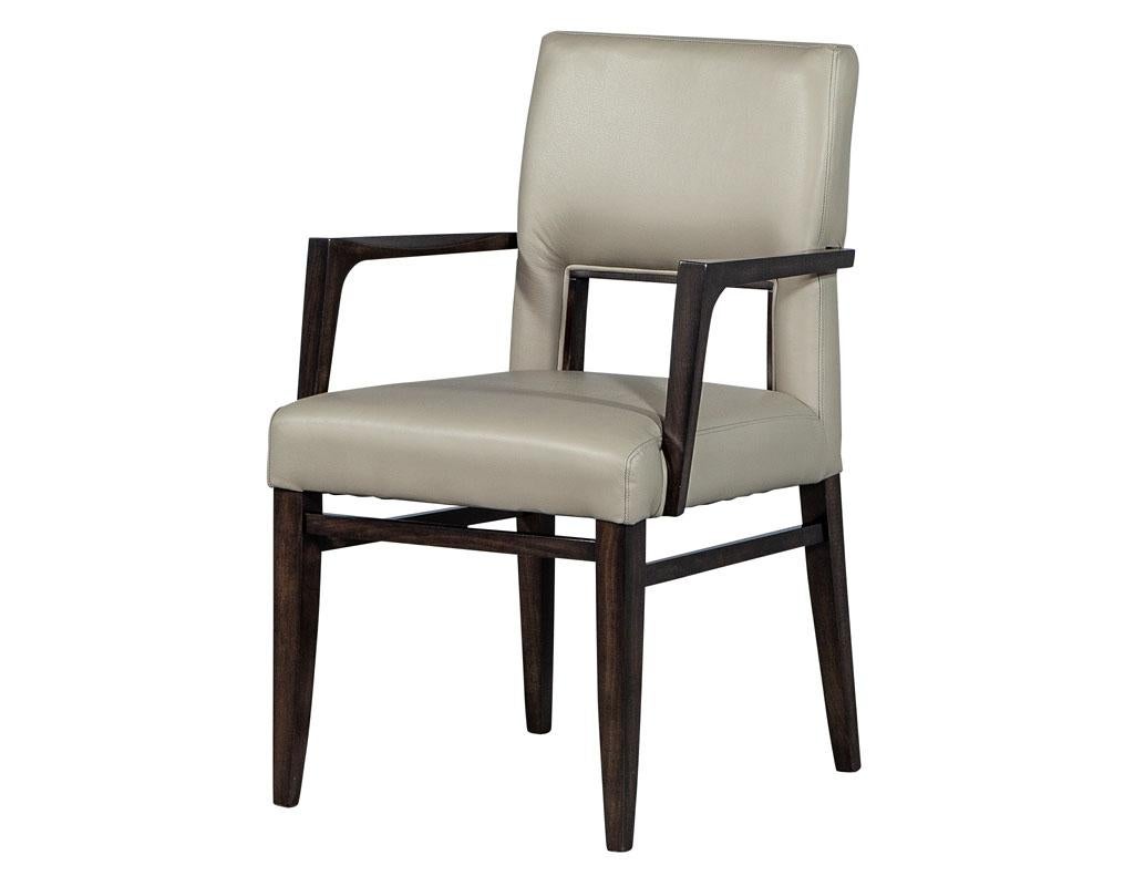 Moderne Ensemble de huit chaises de salle à manger Finito en cuir moderne et personnalisées Carrocel en vente