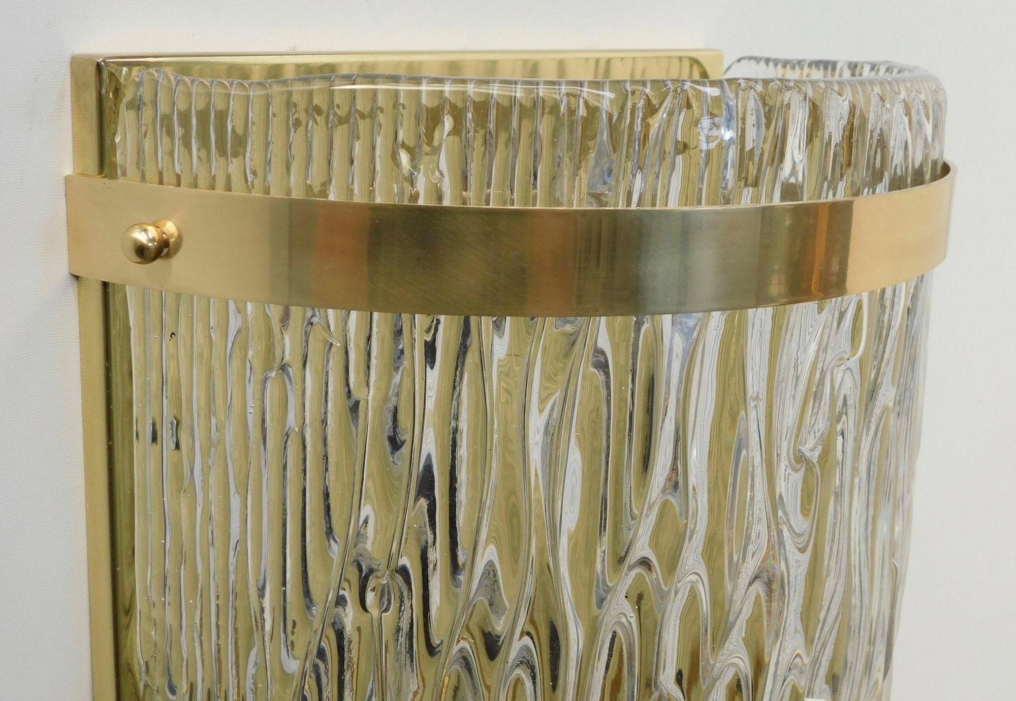 Satz von acht Cascata-Leuchten mit klarem Murano-Glas. Italien, 1980er Jahre. (Ende des 20. Jahrhunderts) im Angebot
