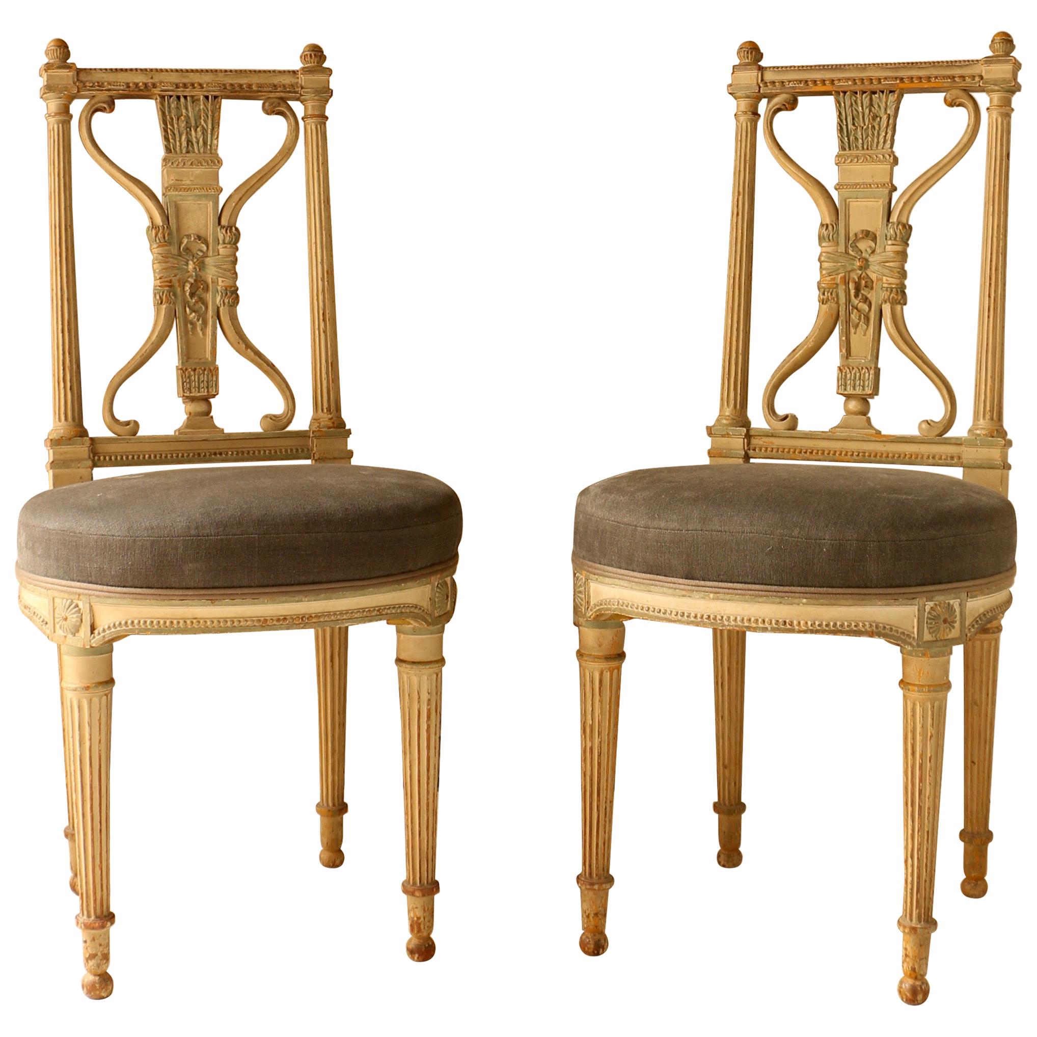 Satz von acht Stühlen, antike Patina, Maison Jansen im Angebot