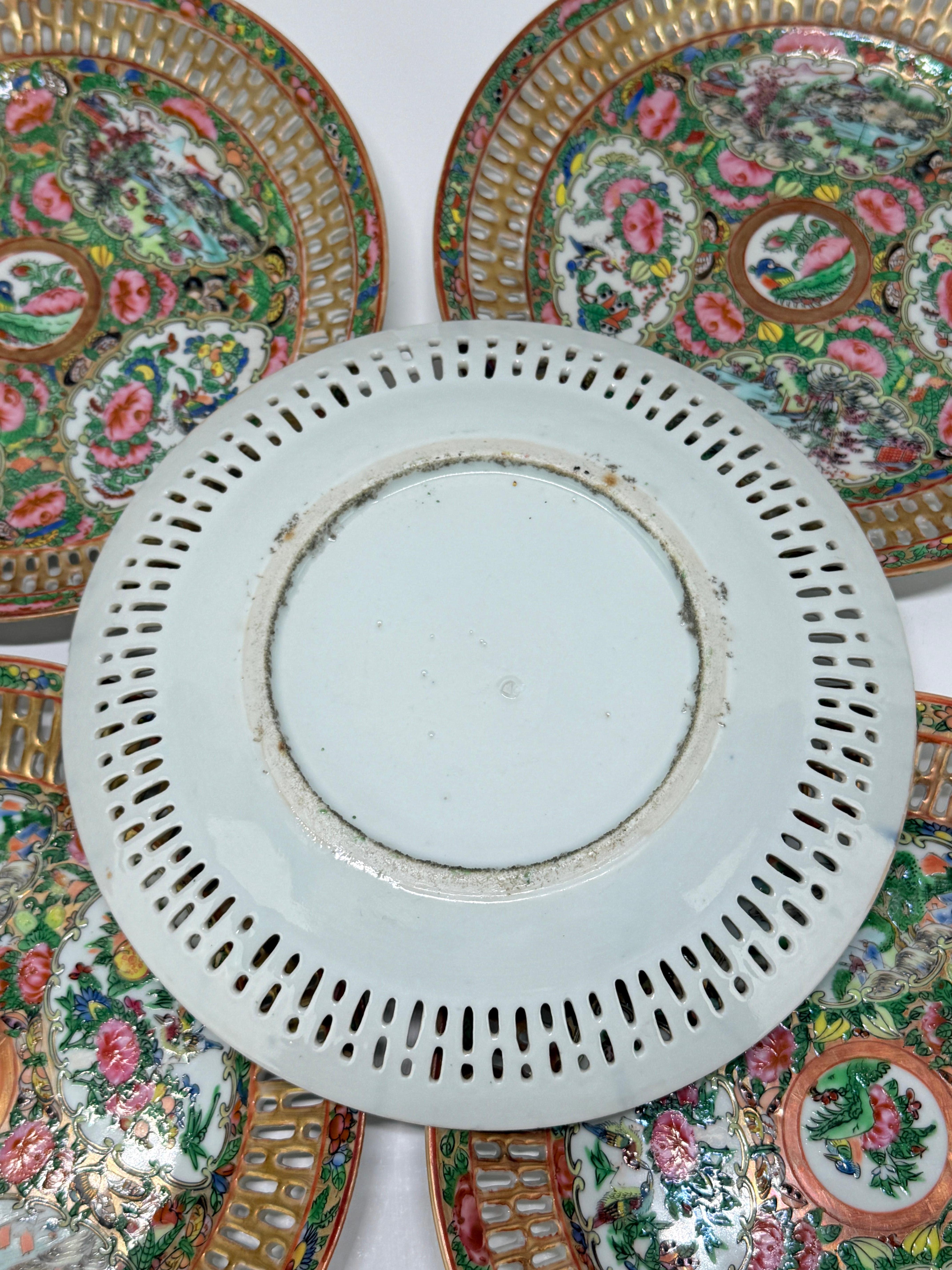 Set of Eight Chinese Export Reticulated Rose Medallion Plates, 19th Century #2 For Sale 6