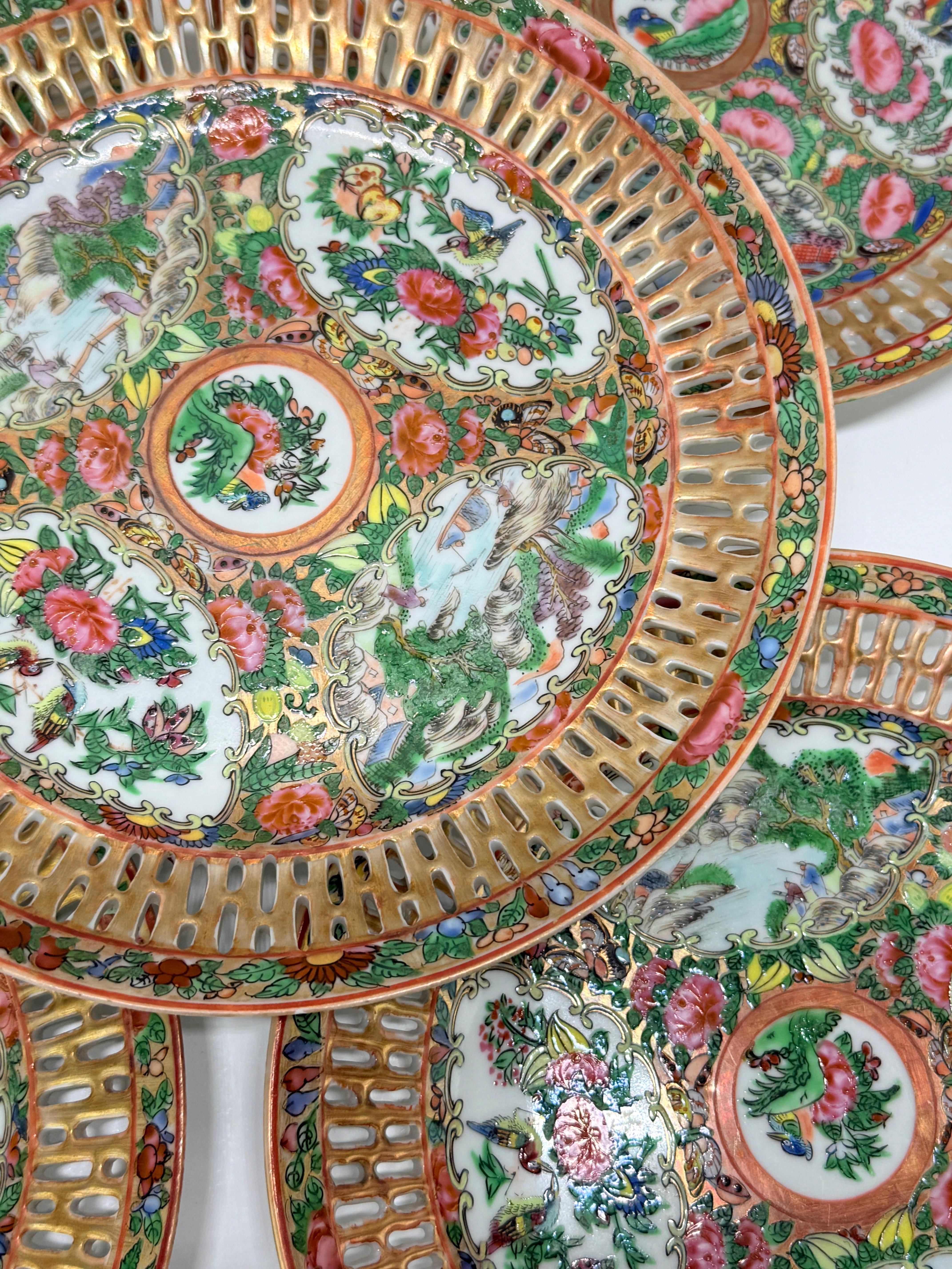 Set of Eight Chinese Export Reticulated Rose Medallion Plates, 19th Century #2 For Sale 2
