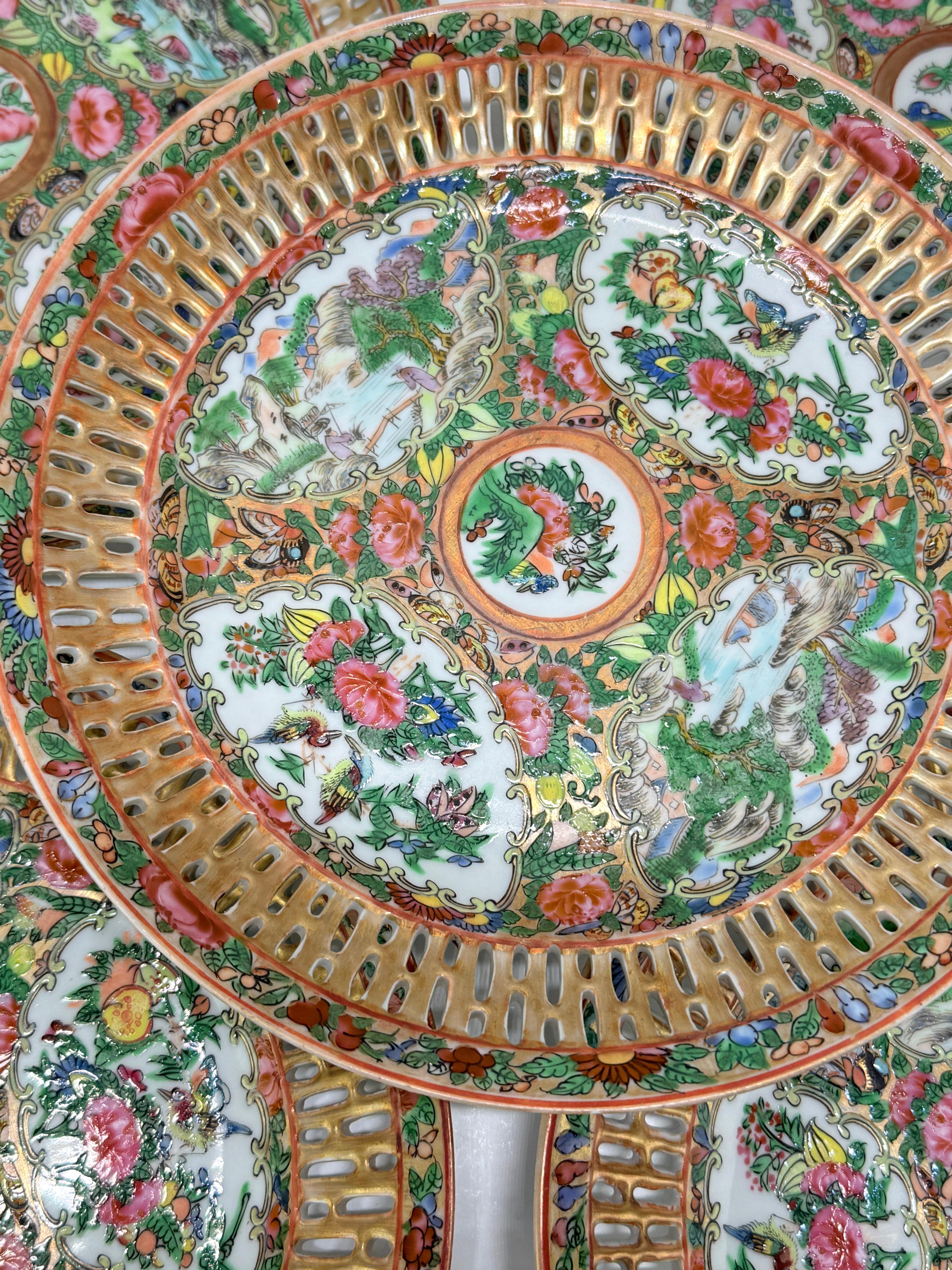 Set of Eight Chinese Export Reticulated Rose Medallion Plates, 19th Century #2 For Sale 3
